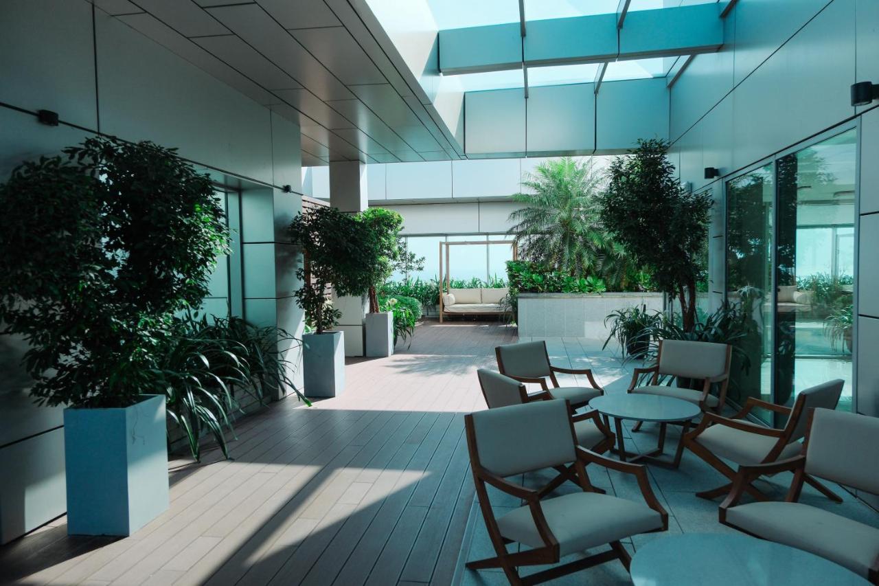 Brand New Water Front Luxury Cinnamon In Heart Of City Apartment *