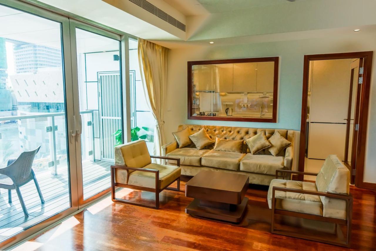 Brand New Water Front Luxury Cinnamon In Heart Of City *