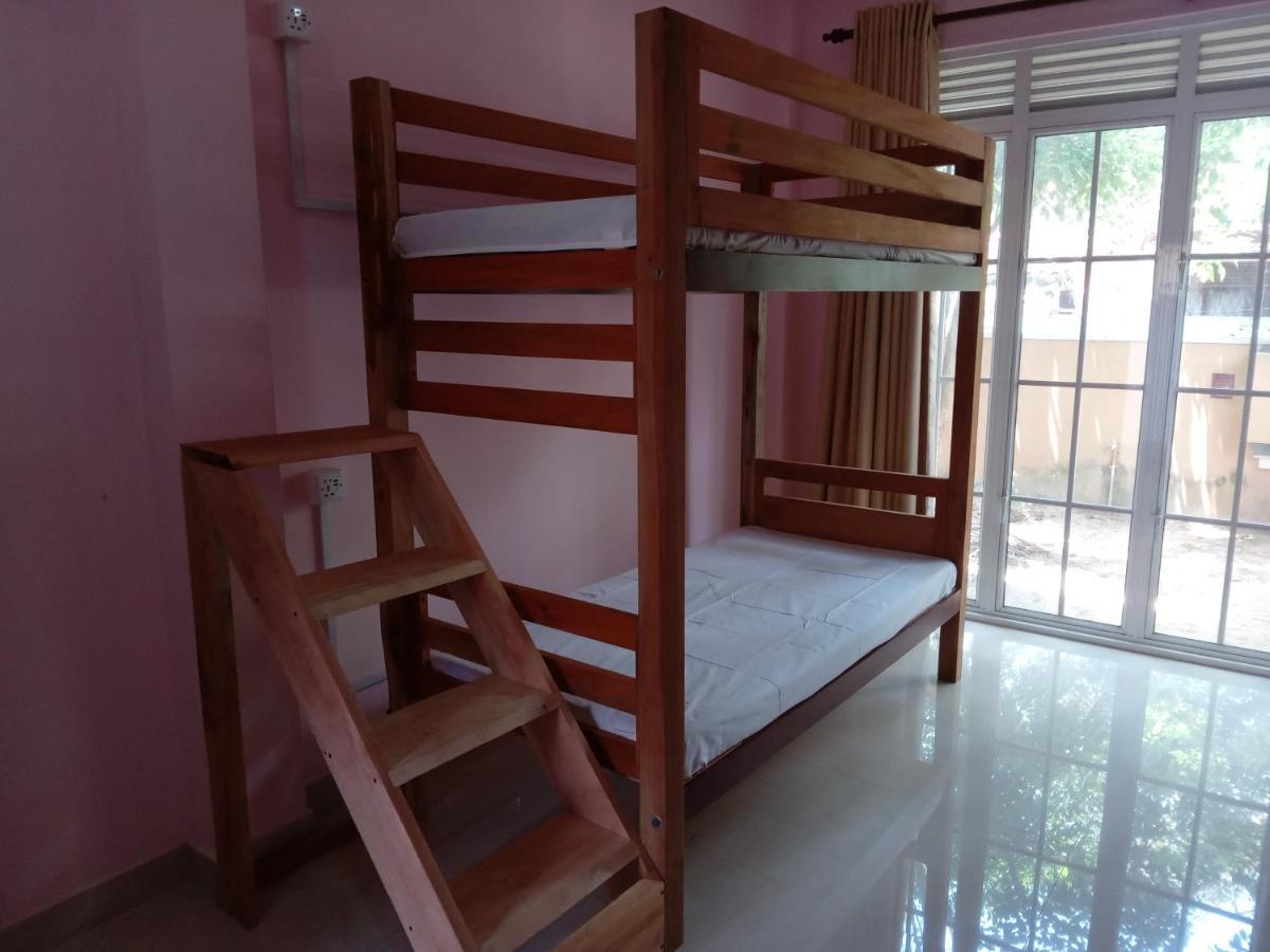 Kith And Kin * Colombo