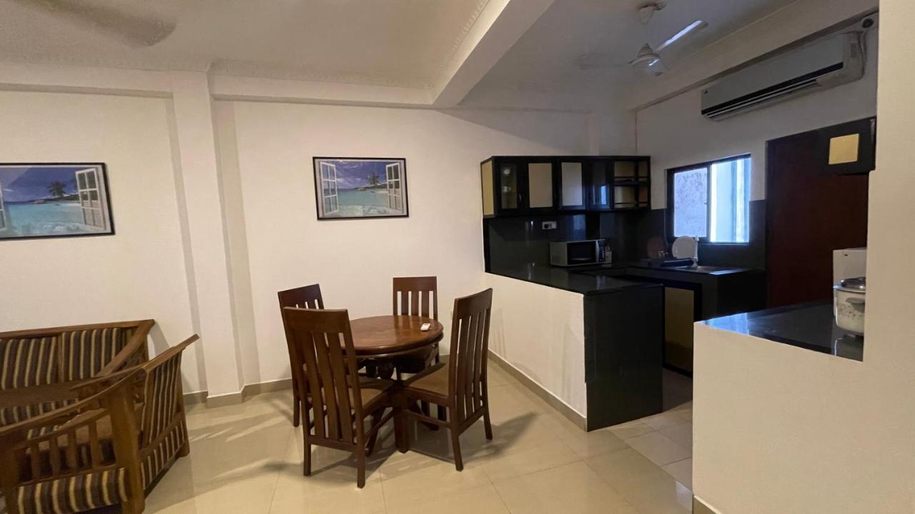 Westbury Apartment *