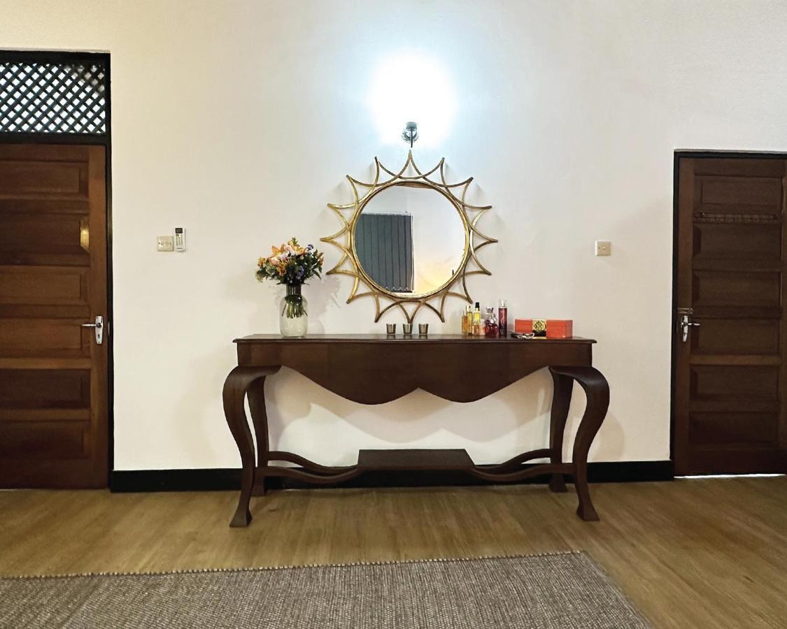 Aadaraya 7 Apartment