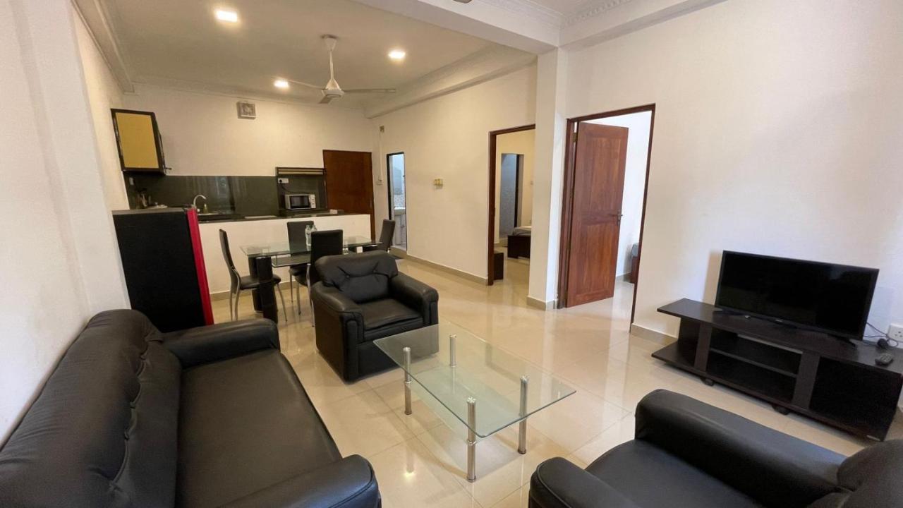 Westbury Colombo