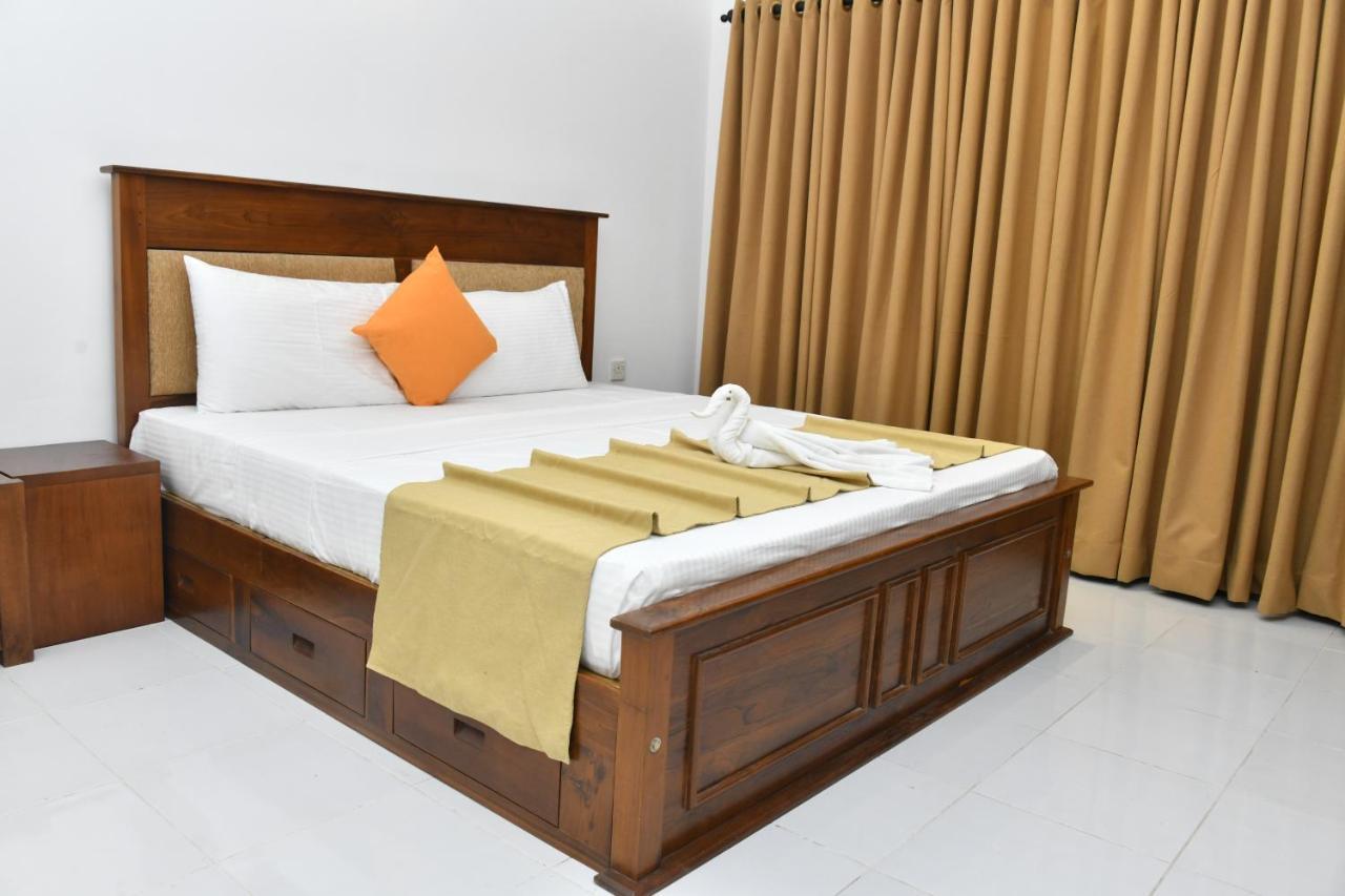 Urban Deck Bed & Breakfast Colombo
