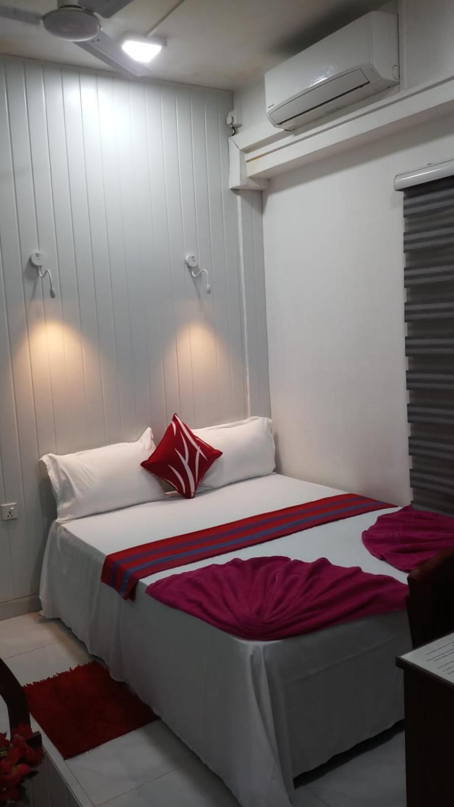 Wish Seaside, Near Durdans & Vasan Eye Care Hospital, 3 Hotel Colombo