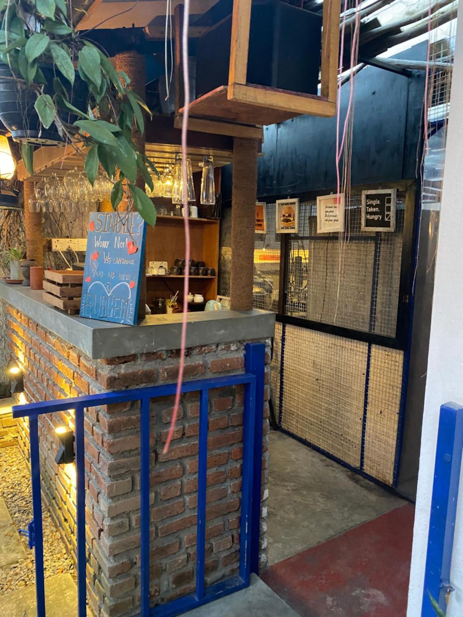 Albergue Seconds -