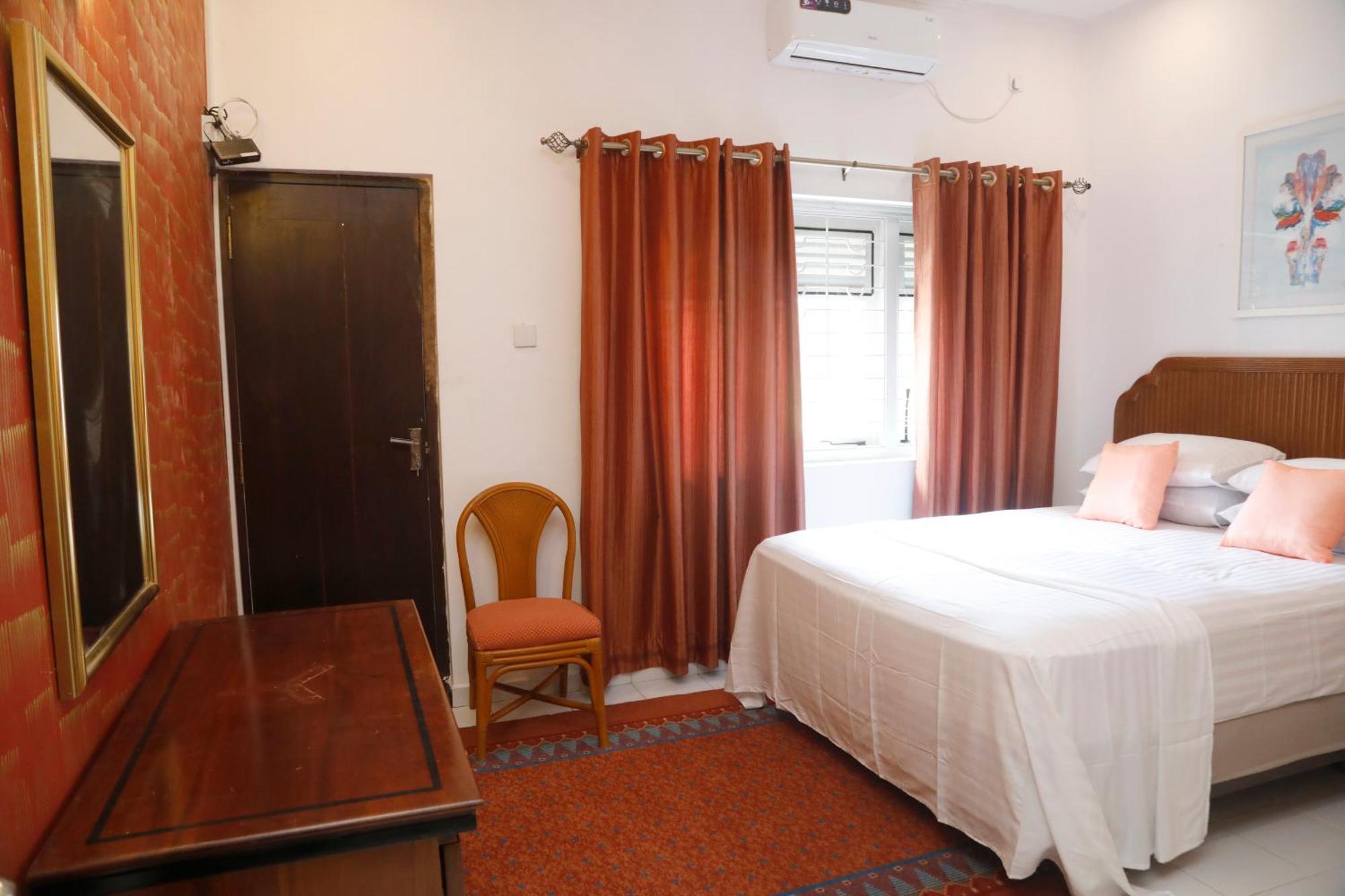 Palm Grove Bed & Breakfast *