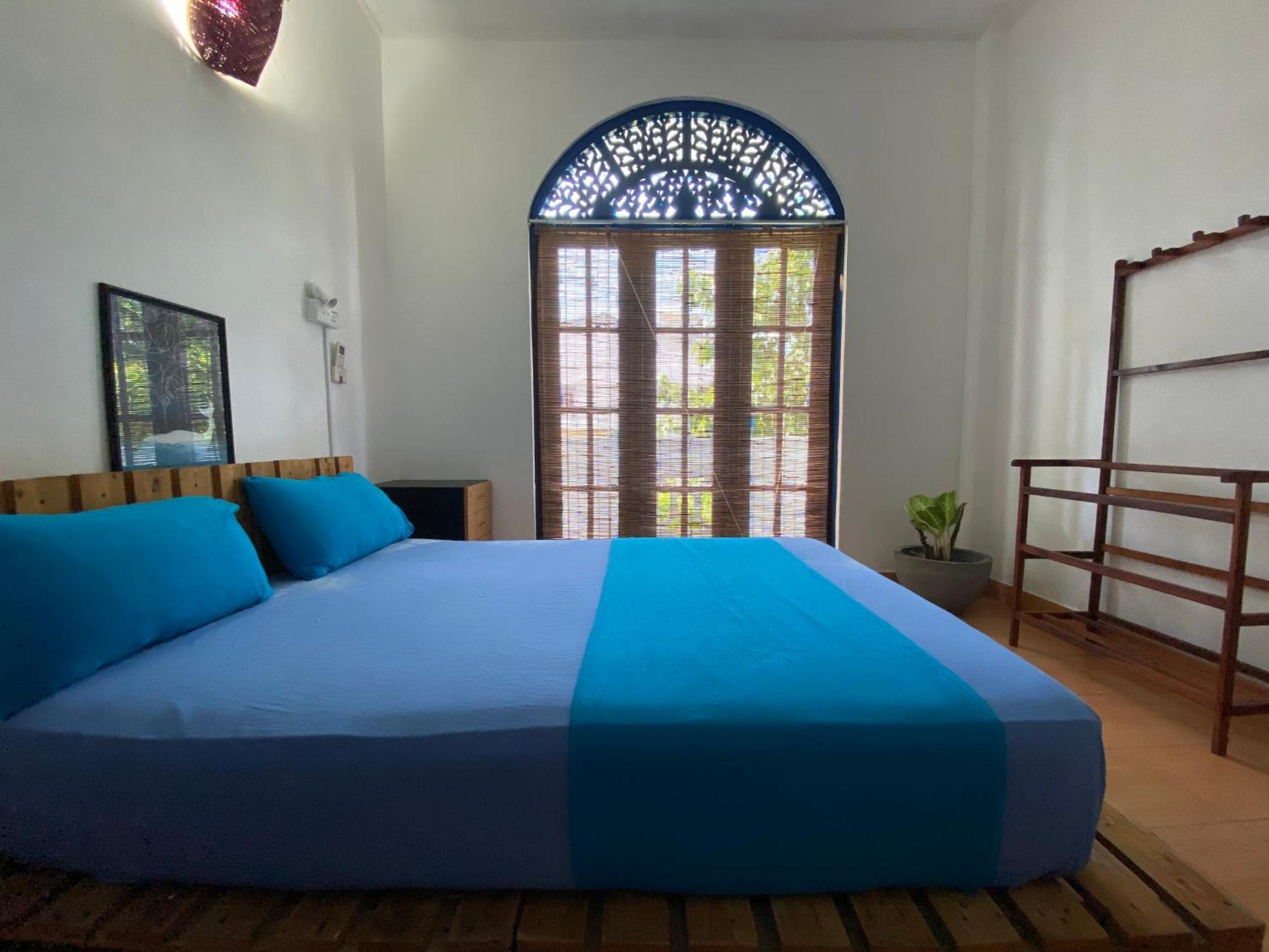 Albergue Seconds - *