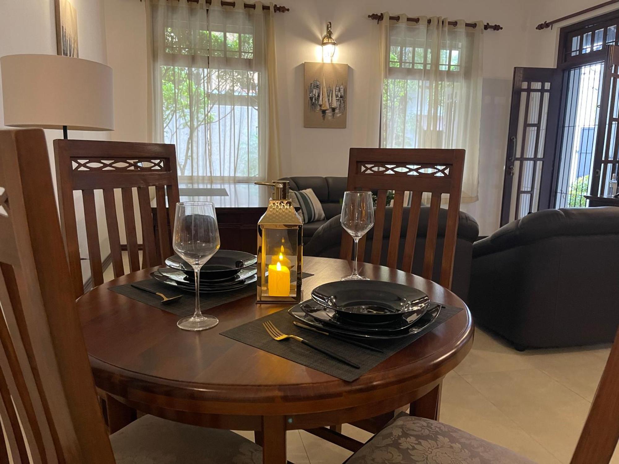 The Manor 1926 Apartment