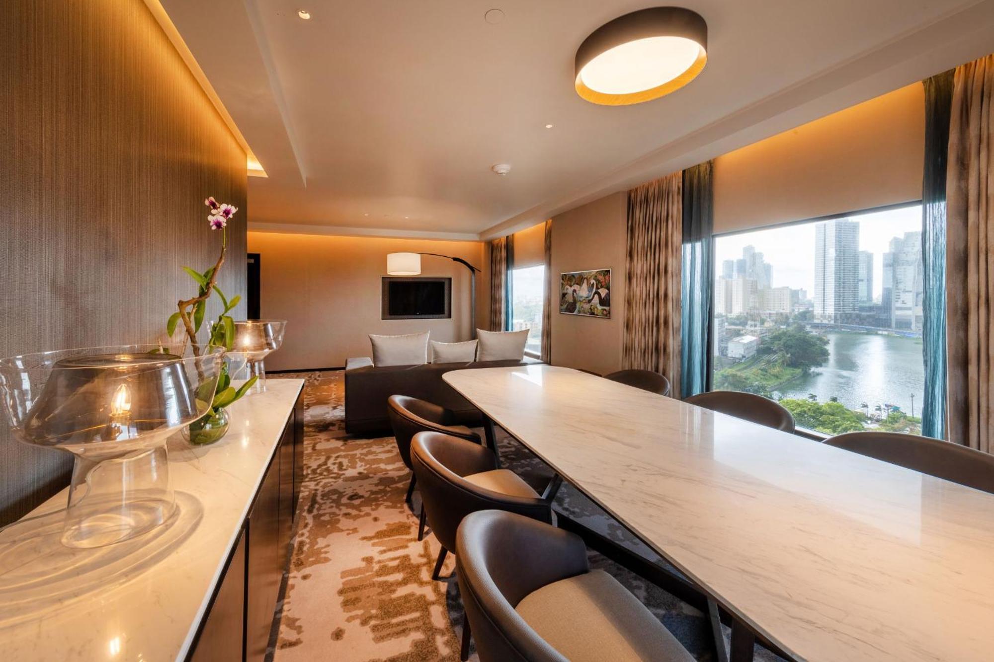 Hilton Hotel 5*