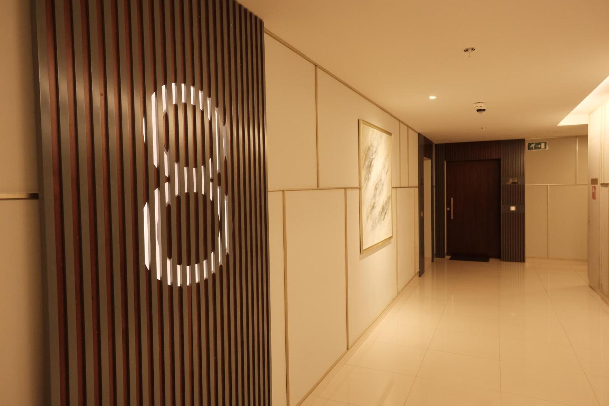 Brand New Water Front Luxury Cinnamon In Heart Of City Apartment