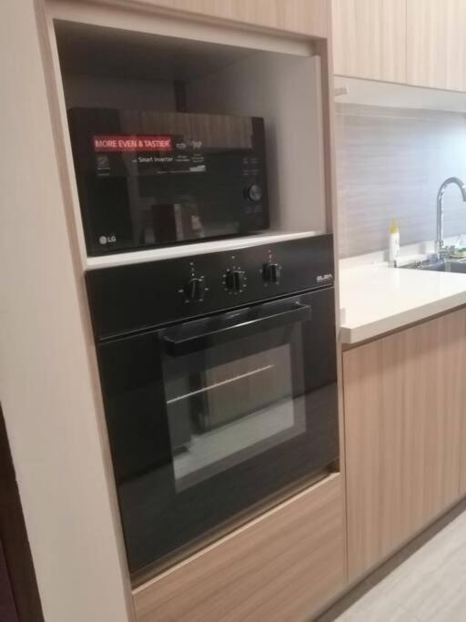 Luxury Sea View Fully Furnished Apartment *