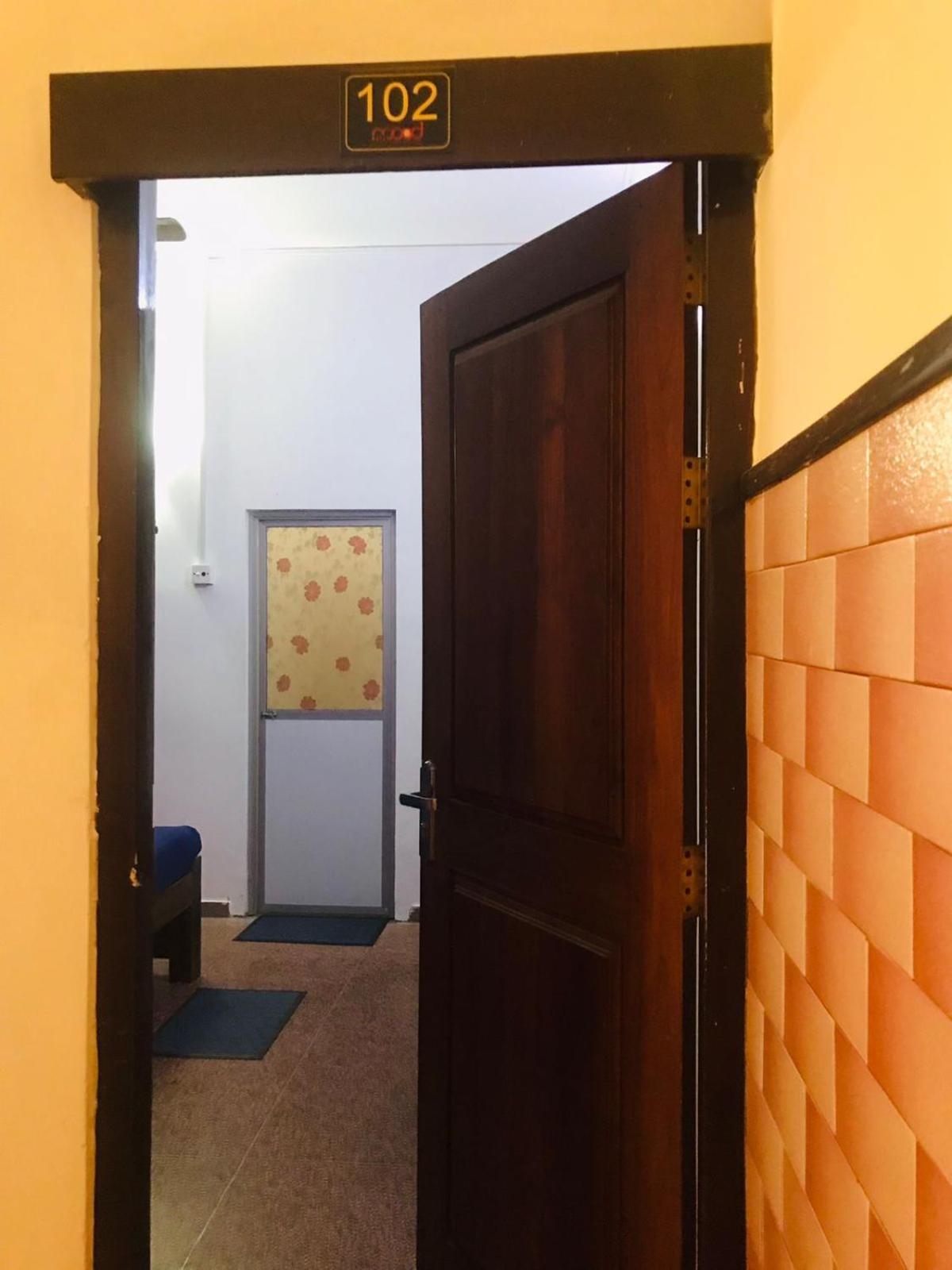 Love hotel Mood Wellawatta Colombo