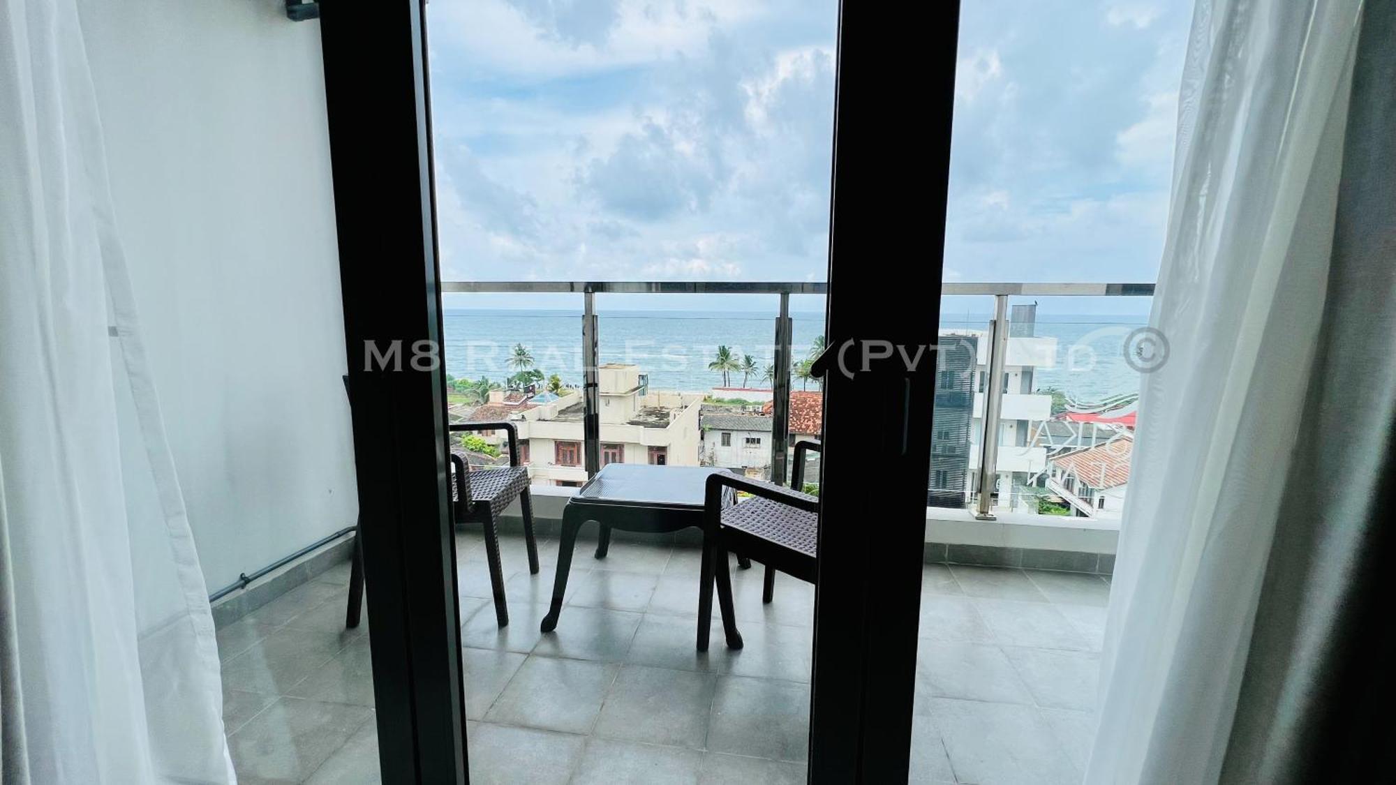 Majo Ocean King Three Bed * Colombo