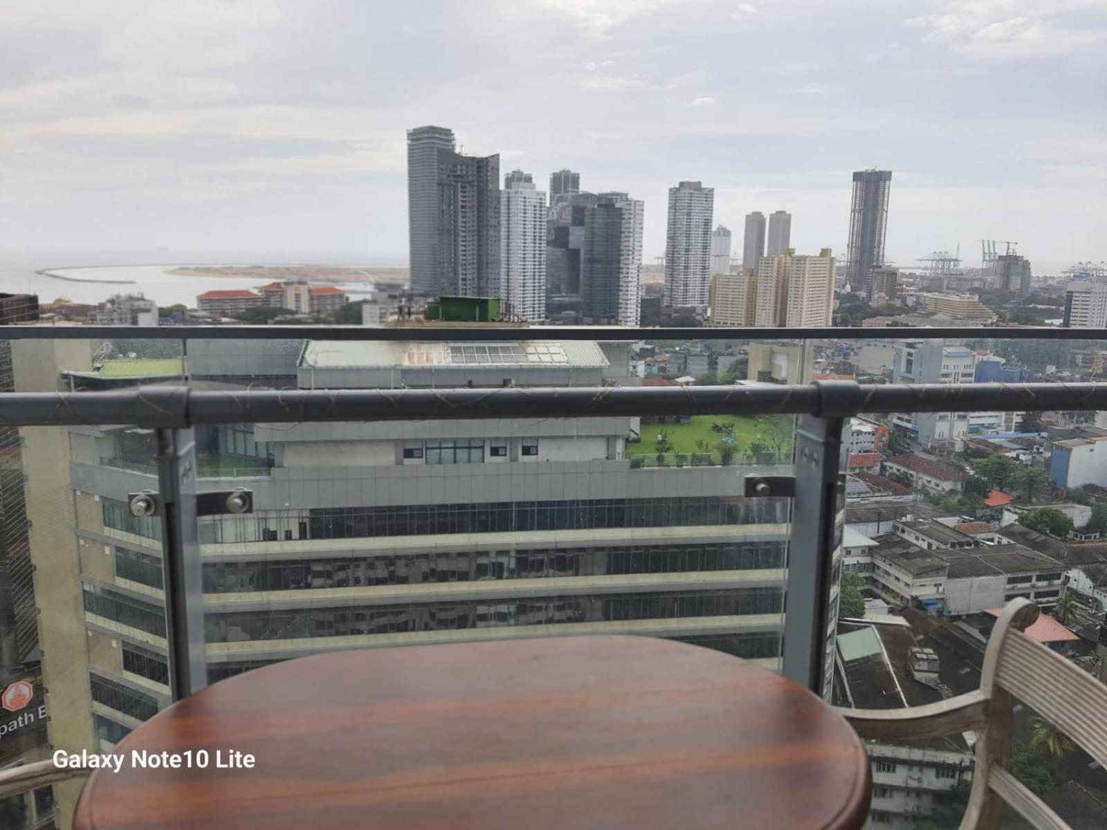 Apartment Capitol Twinpeaks 2 Sri Lanka Vacation - Long Term Colombo