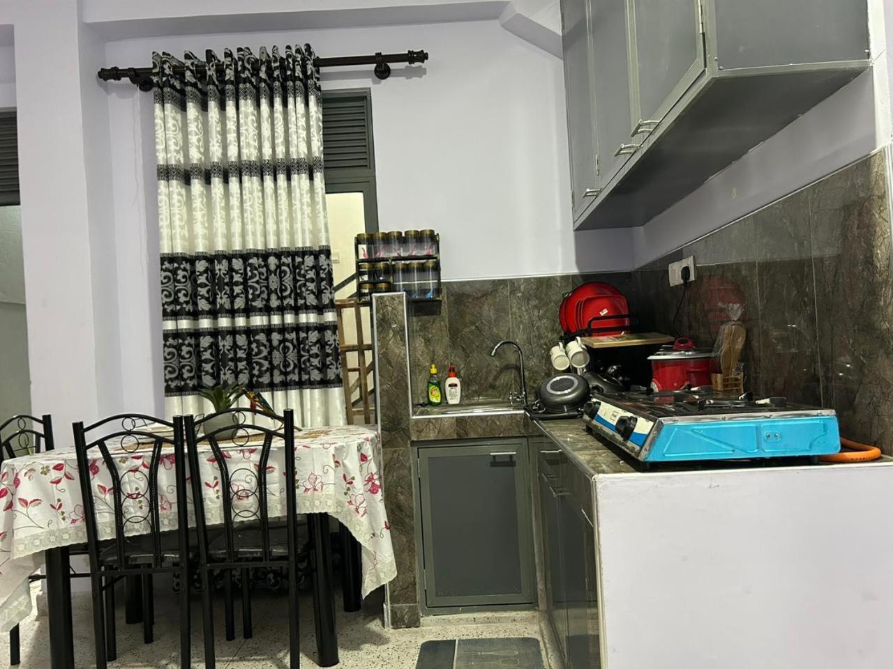 Dinethma Apartamento