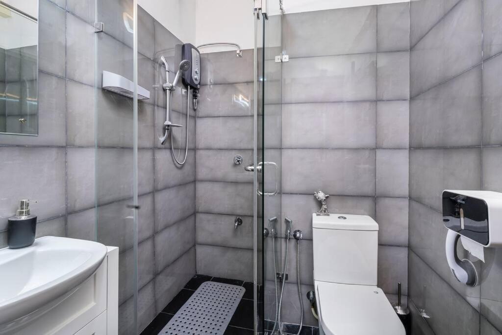 Ashly - Your Away Apartment Colombo