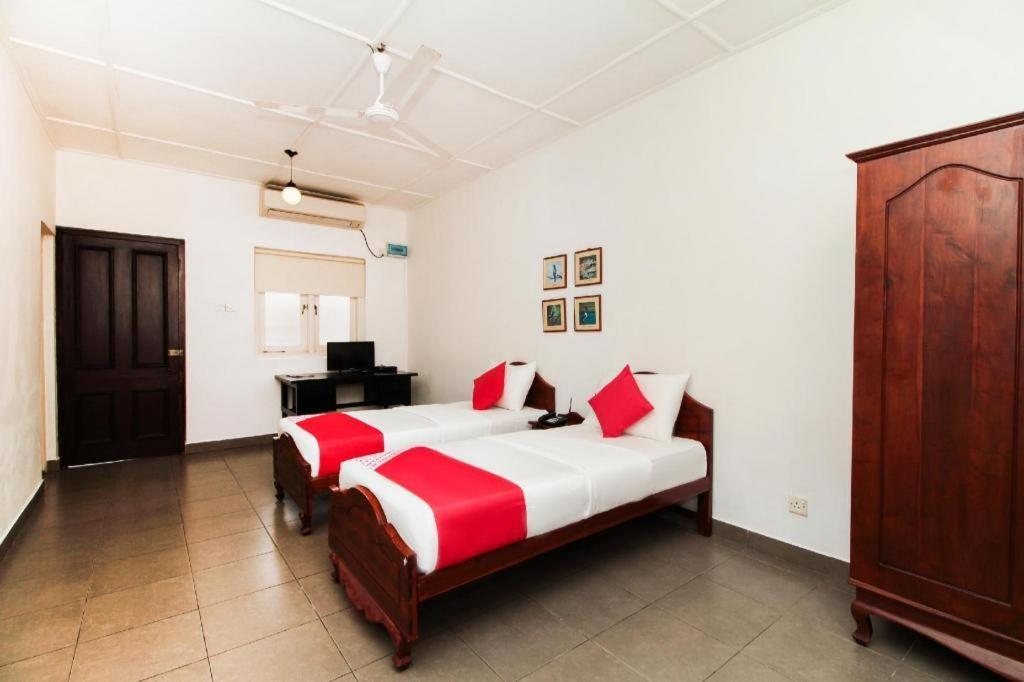 Oyo 228 Sea View Hotel 2*
