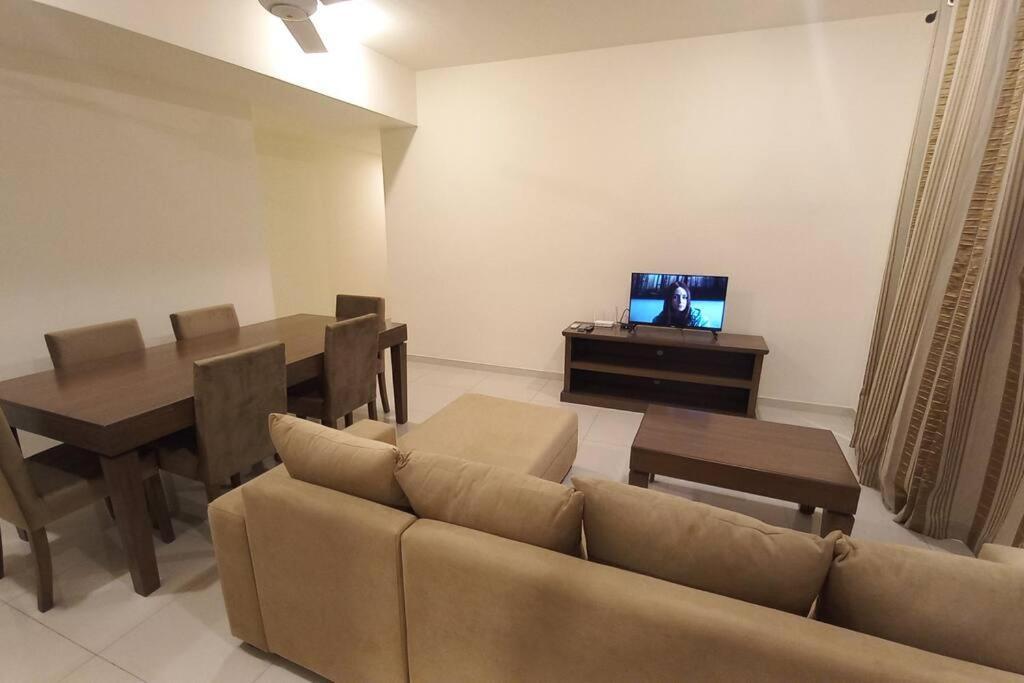 Capital Residencies Col 05 Thimba 8-4 *