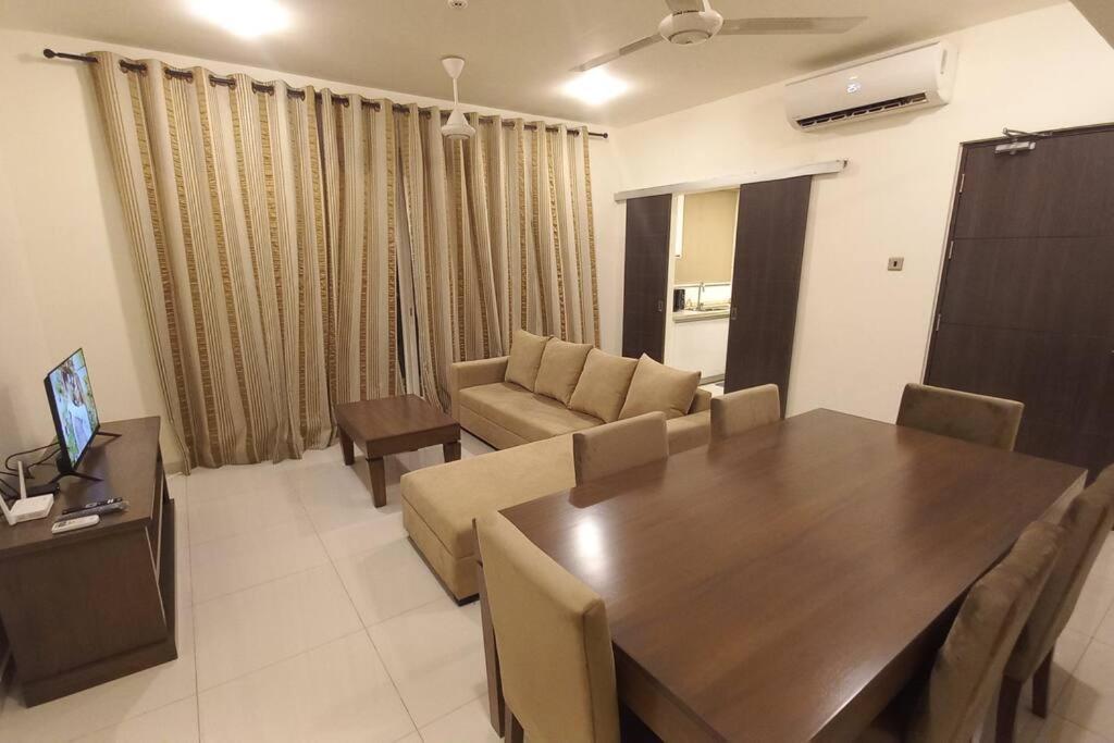 Capital Residencies Col 05 Thimba 8-4 Apartment