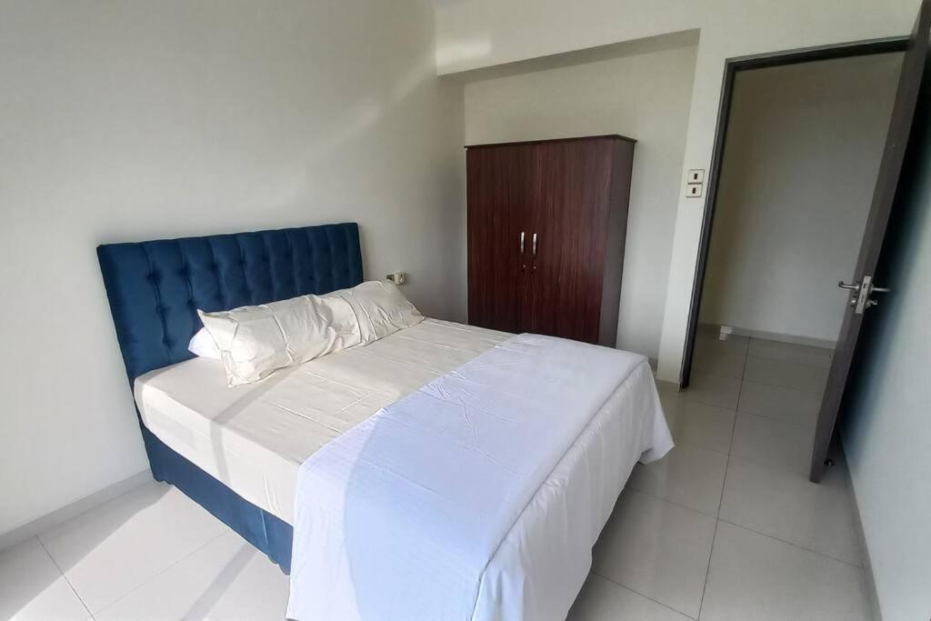 Capital Residencies Col 05 Thimba 8-3 * Colombo