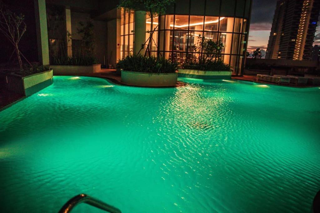 Skyline Luxury At Tri-zen - Pool And Amazing Views Colombo