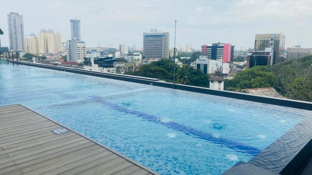 Luxury Sky * Colombo