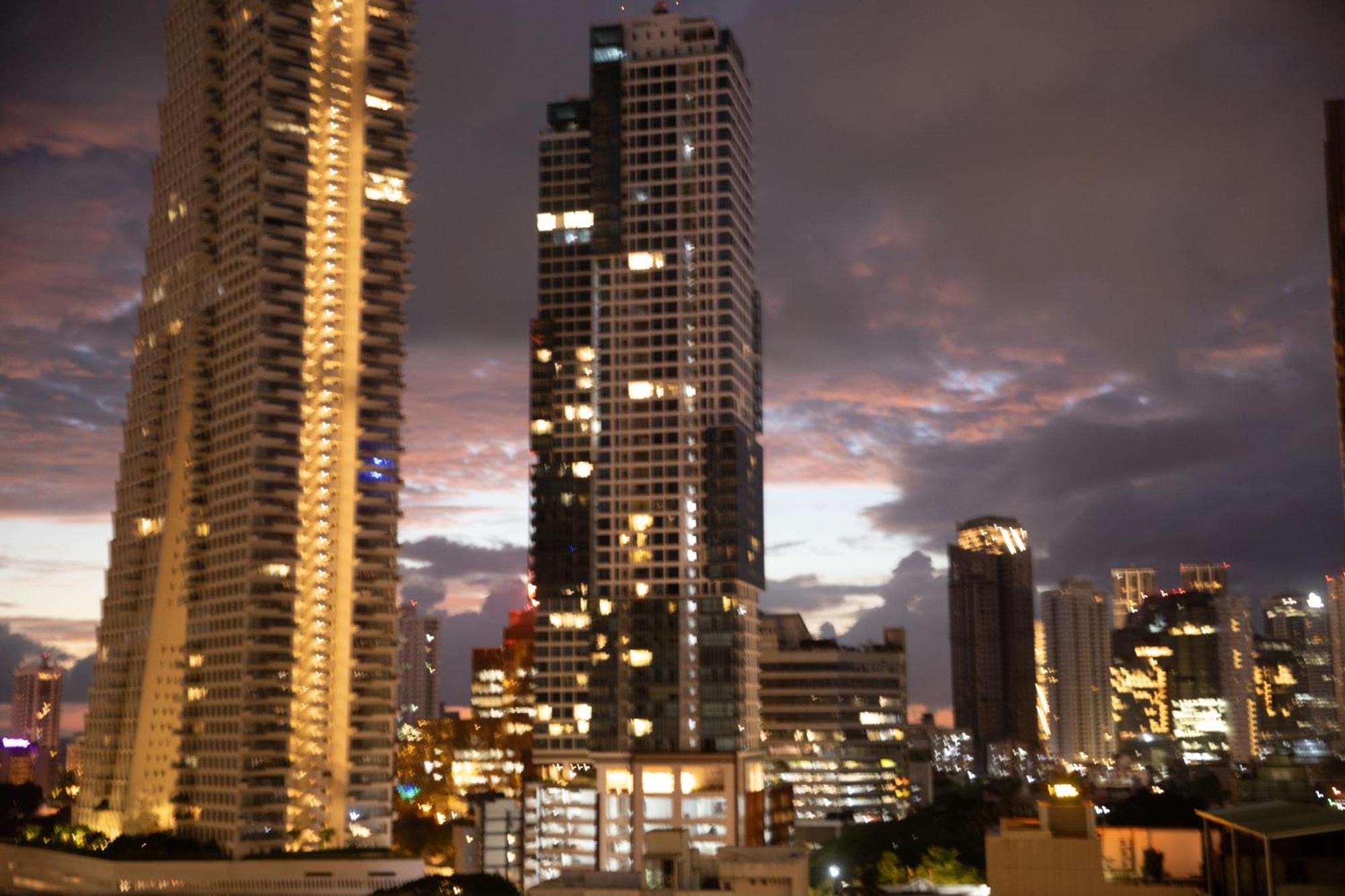 Skyline Luxury At Tri-zen - Pool And Amazing Views