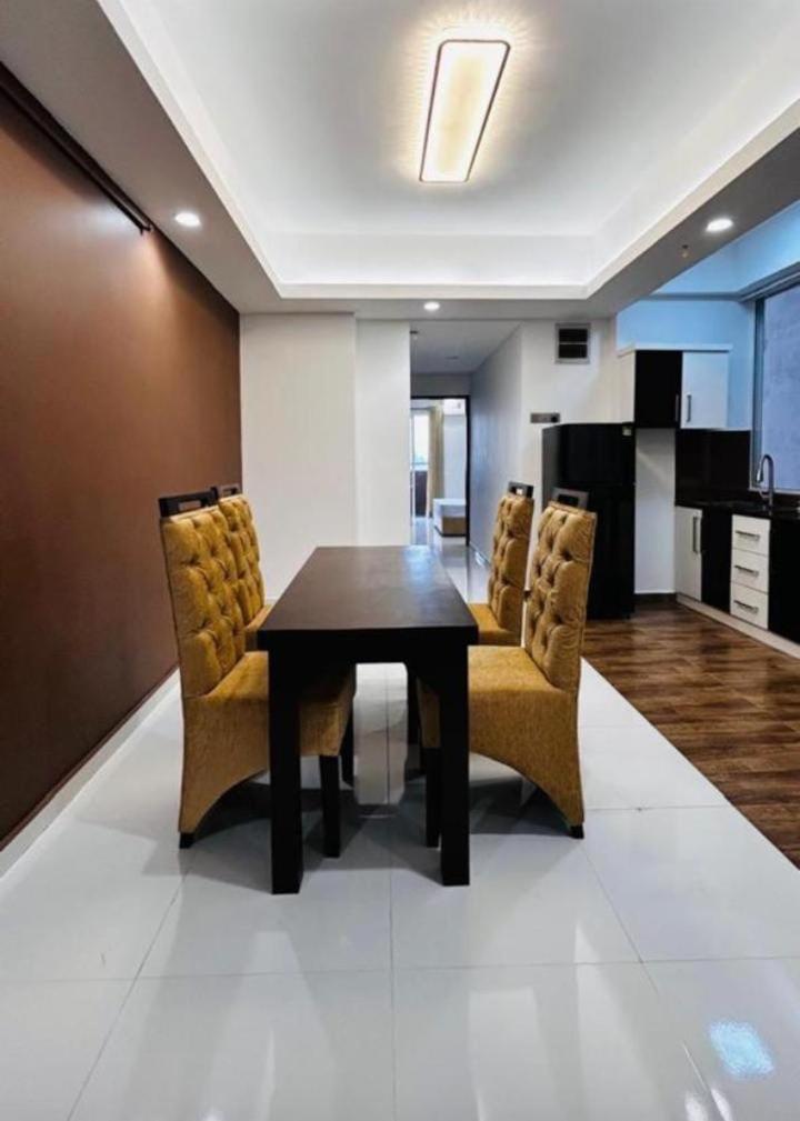 Apartment New York And Restaurant Colombo
