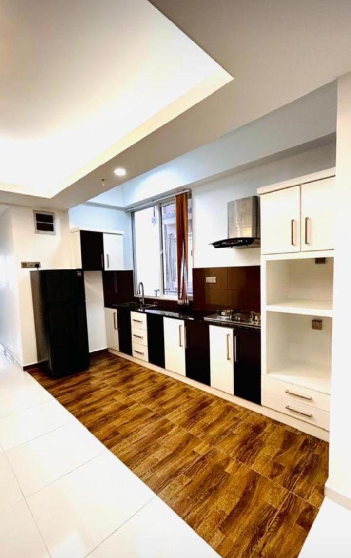 Apartment New York And Restaurant Colombo
