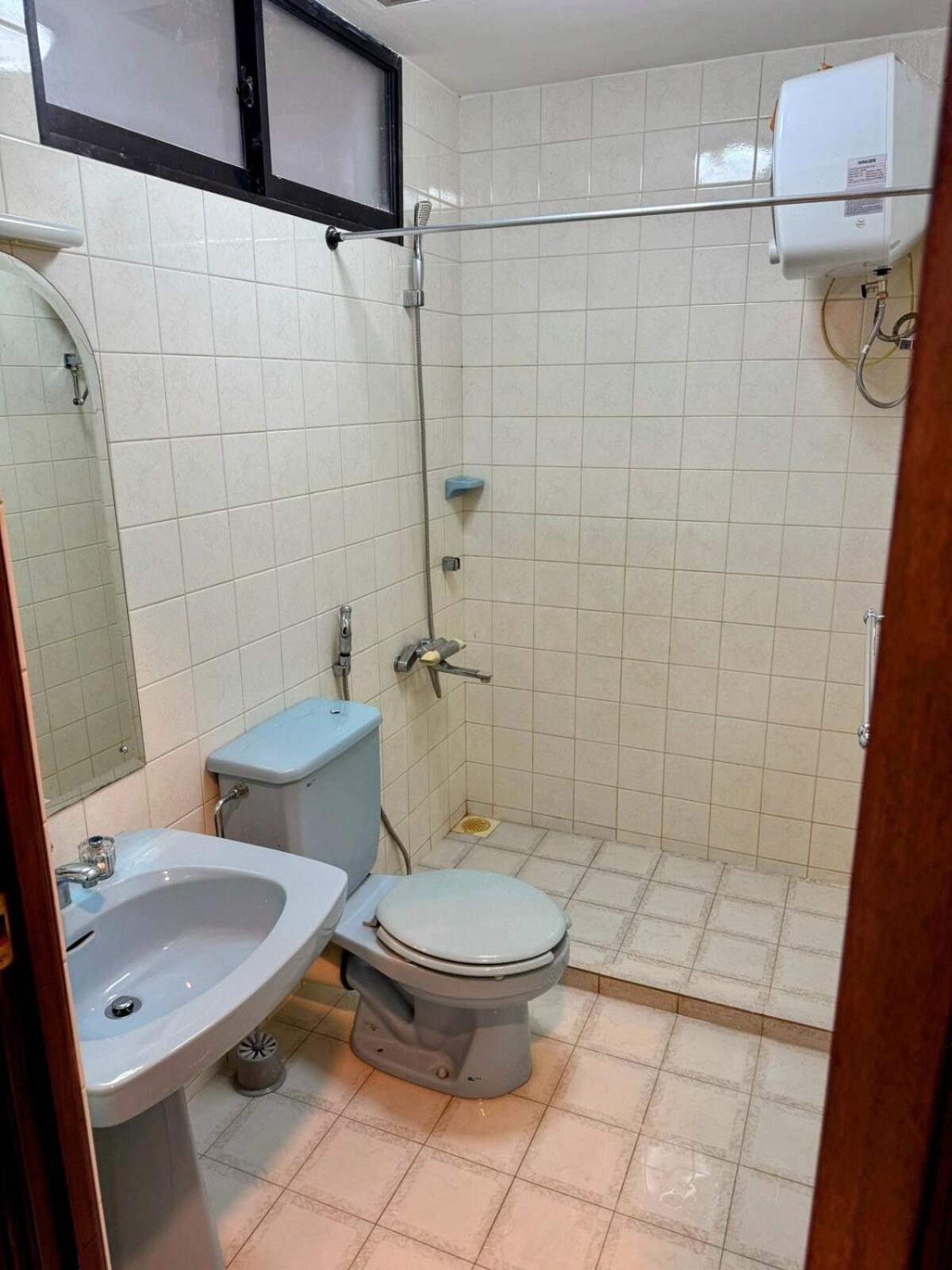 7, Leisure Apartment *