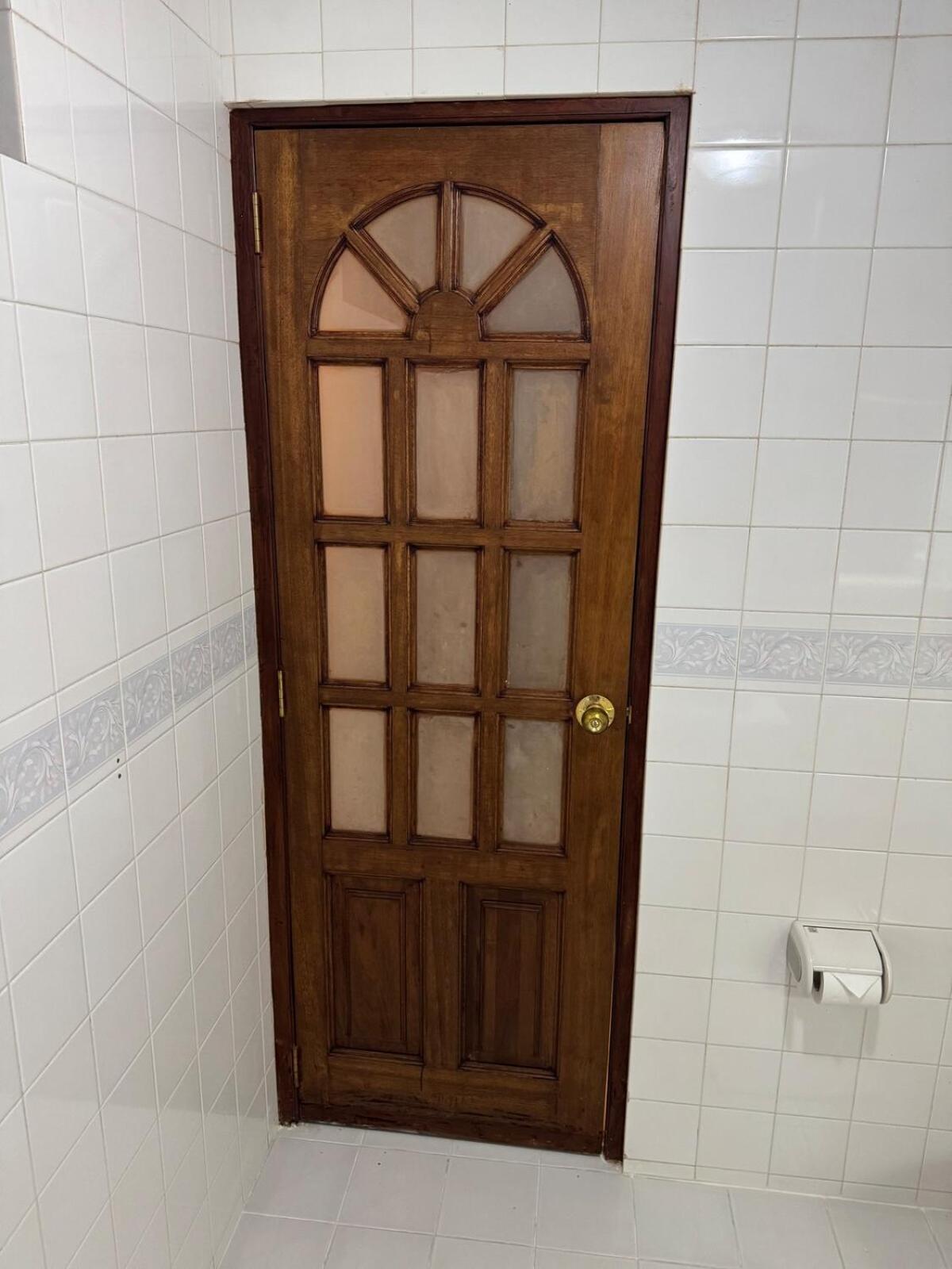 7, Leisure Apartment *
