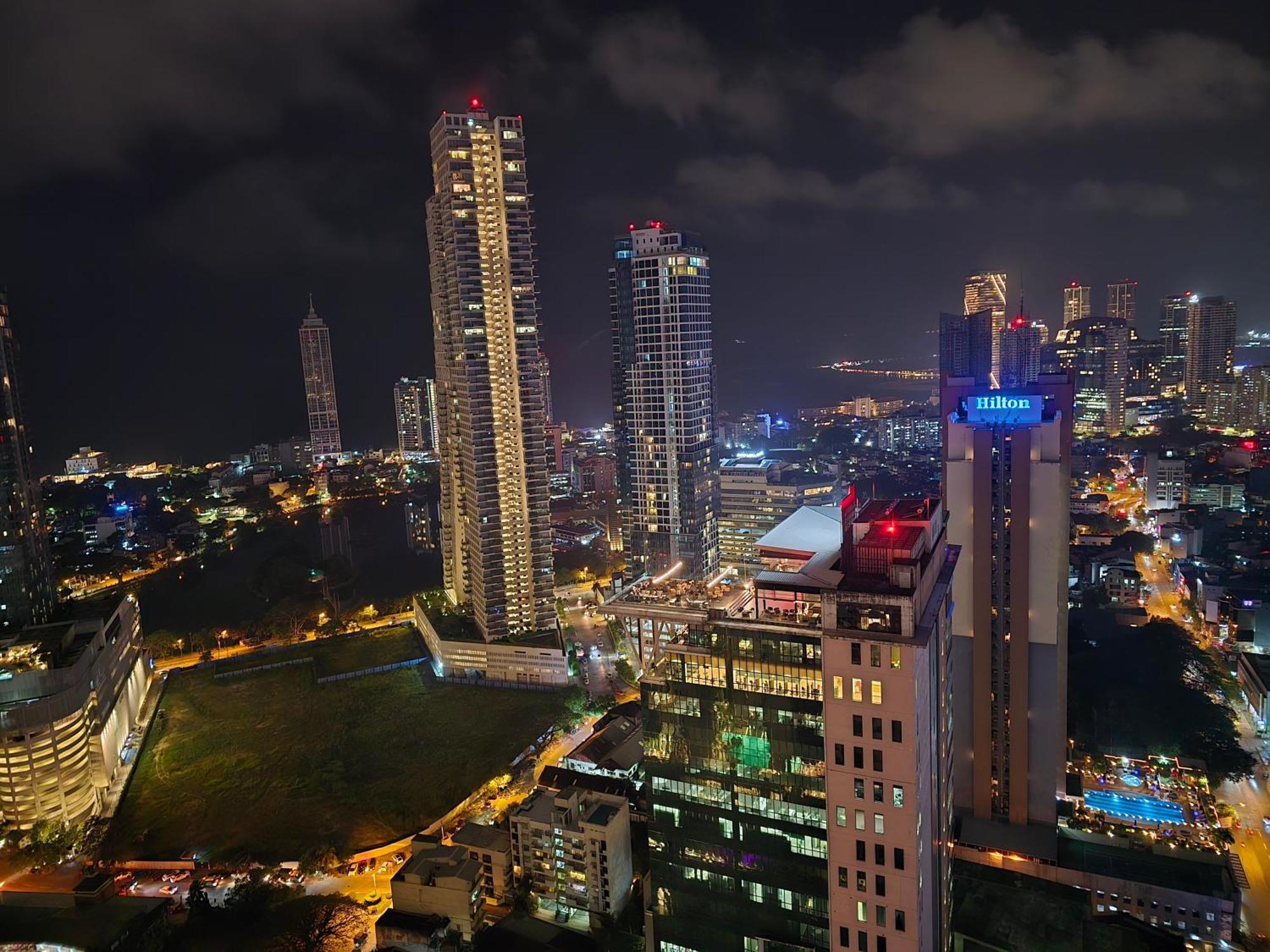 Apartment 41st Floor Trizen Smart Luxury With Sea View And Portcity View