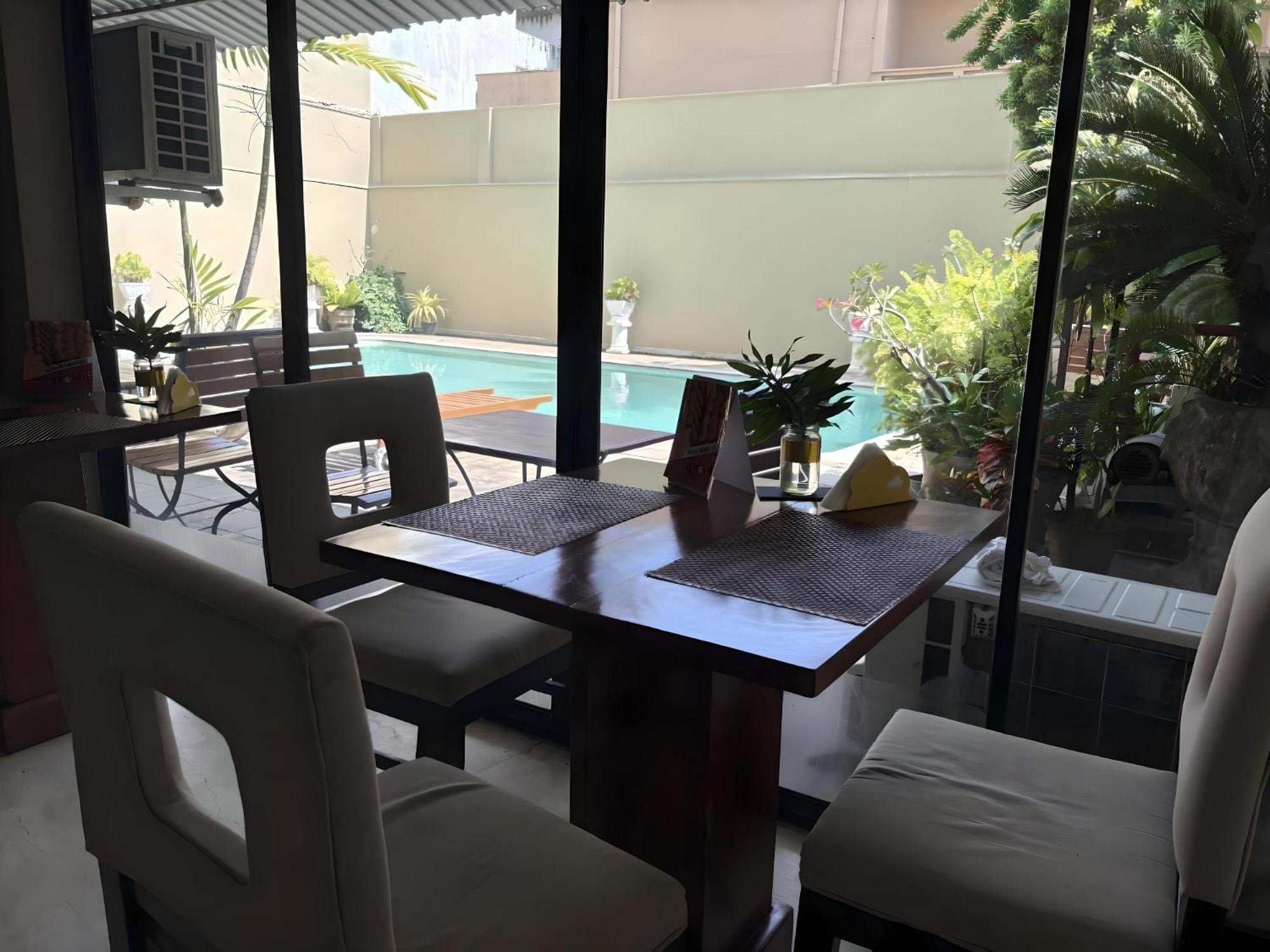 Janaki Hotel 3*