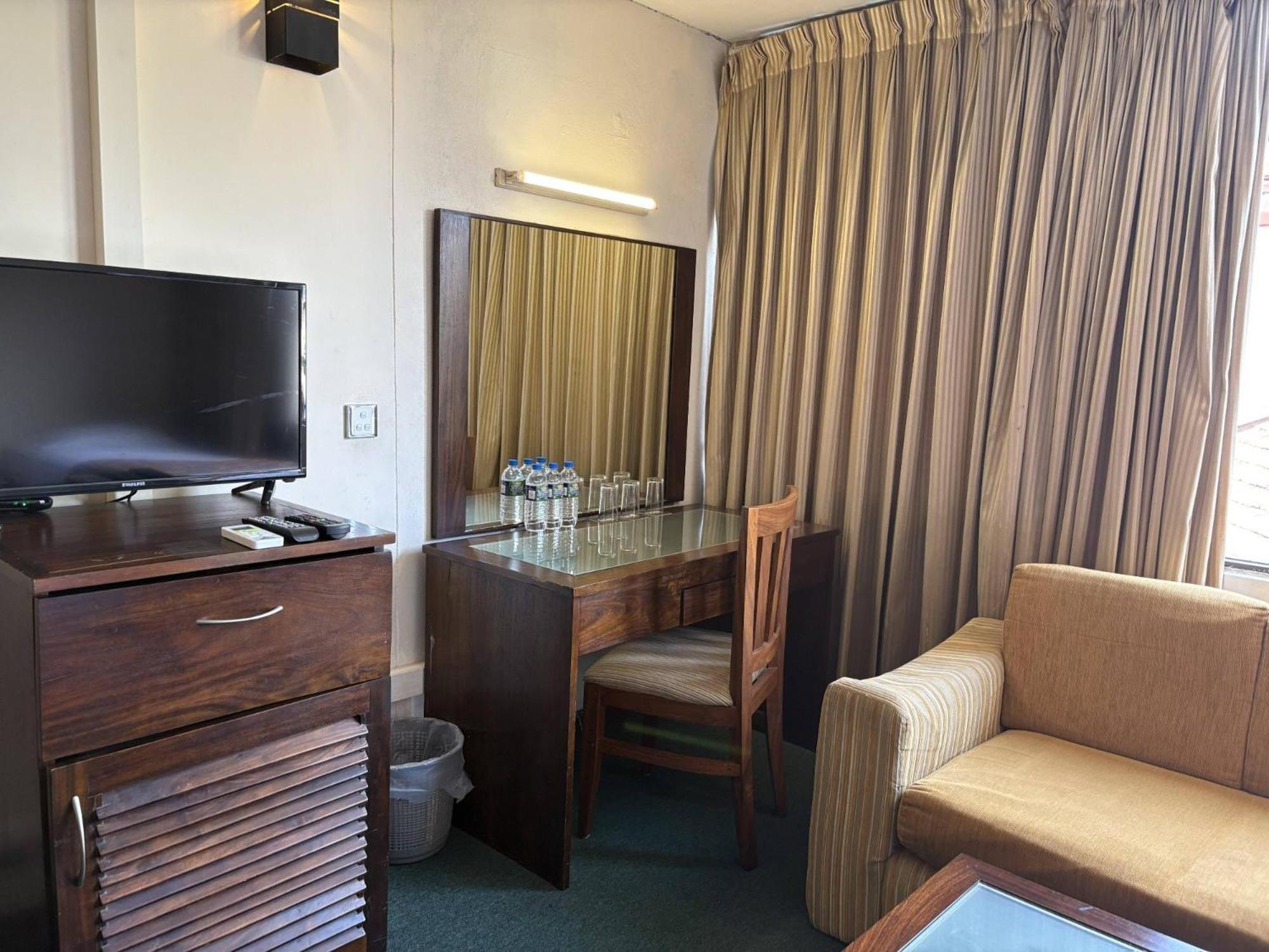 Janaki Hotel