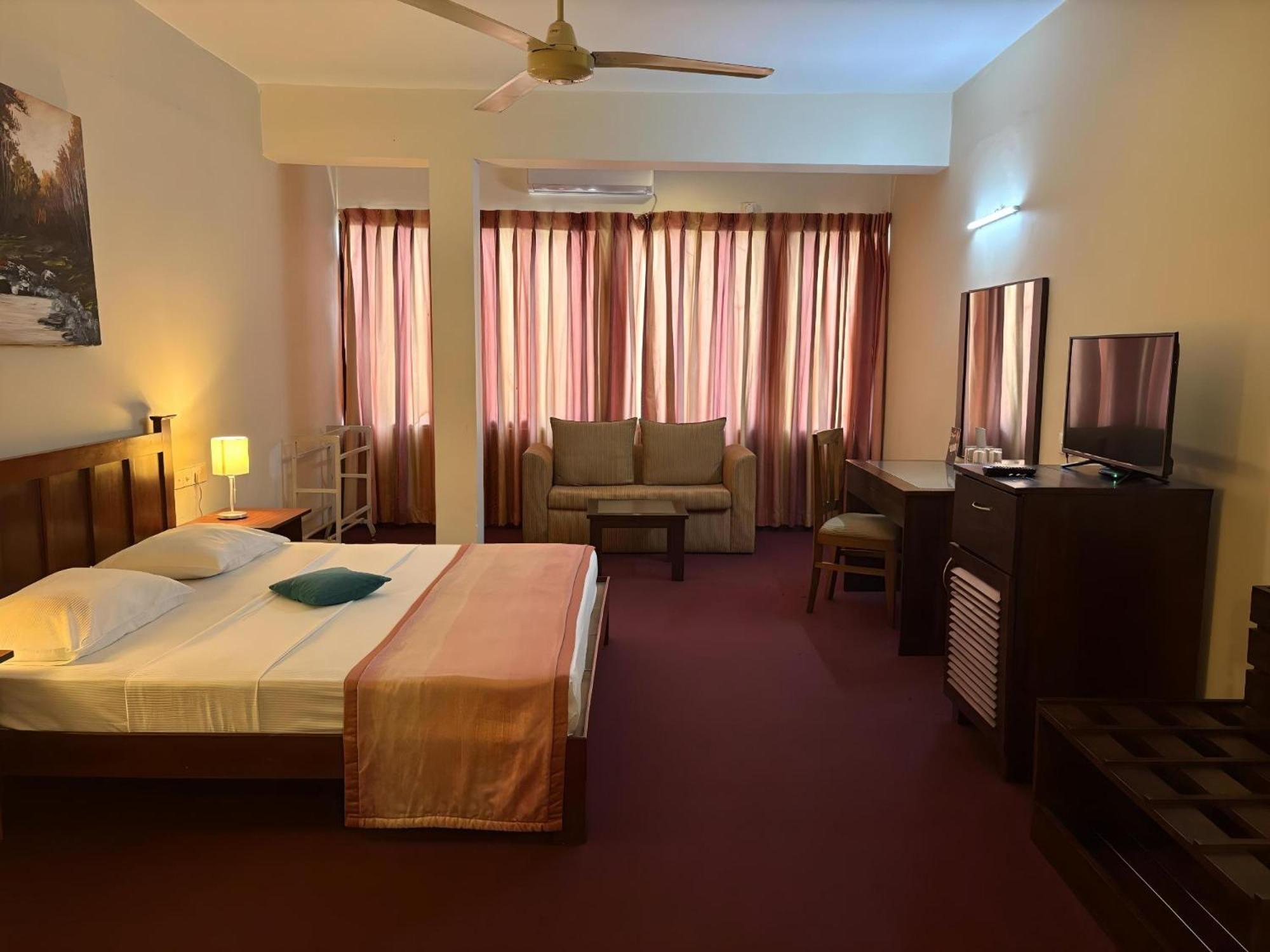 Hotel Janaki 3*
