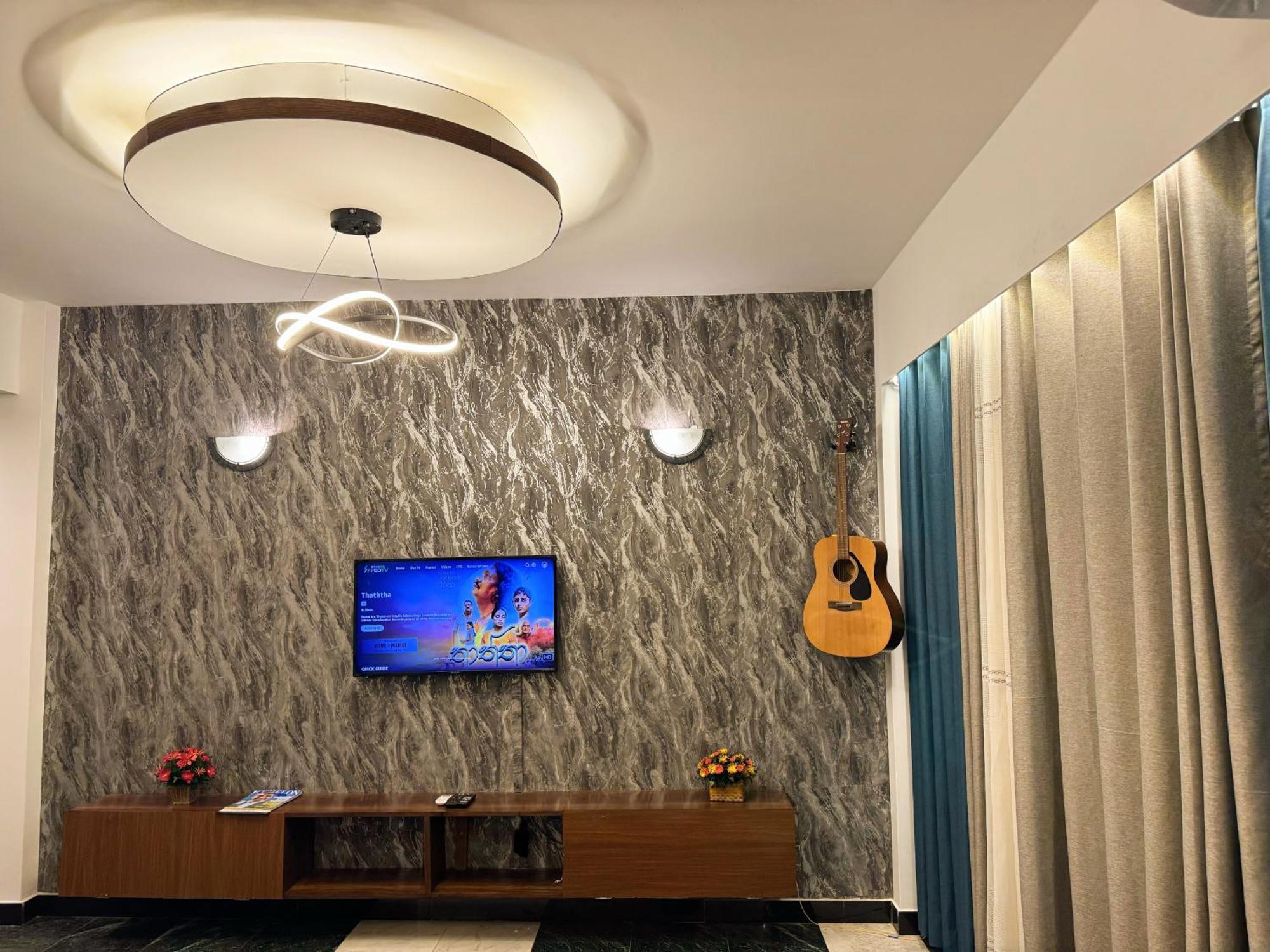 7, Leisure Apartment *