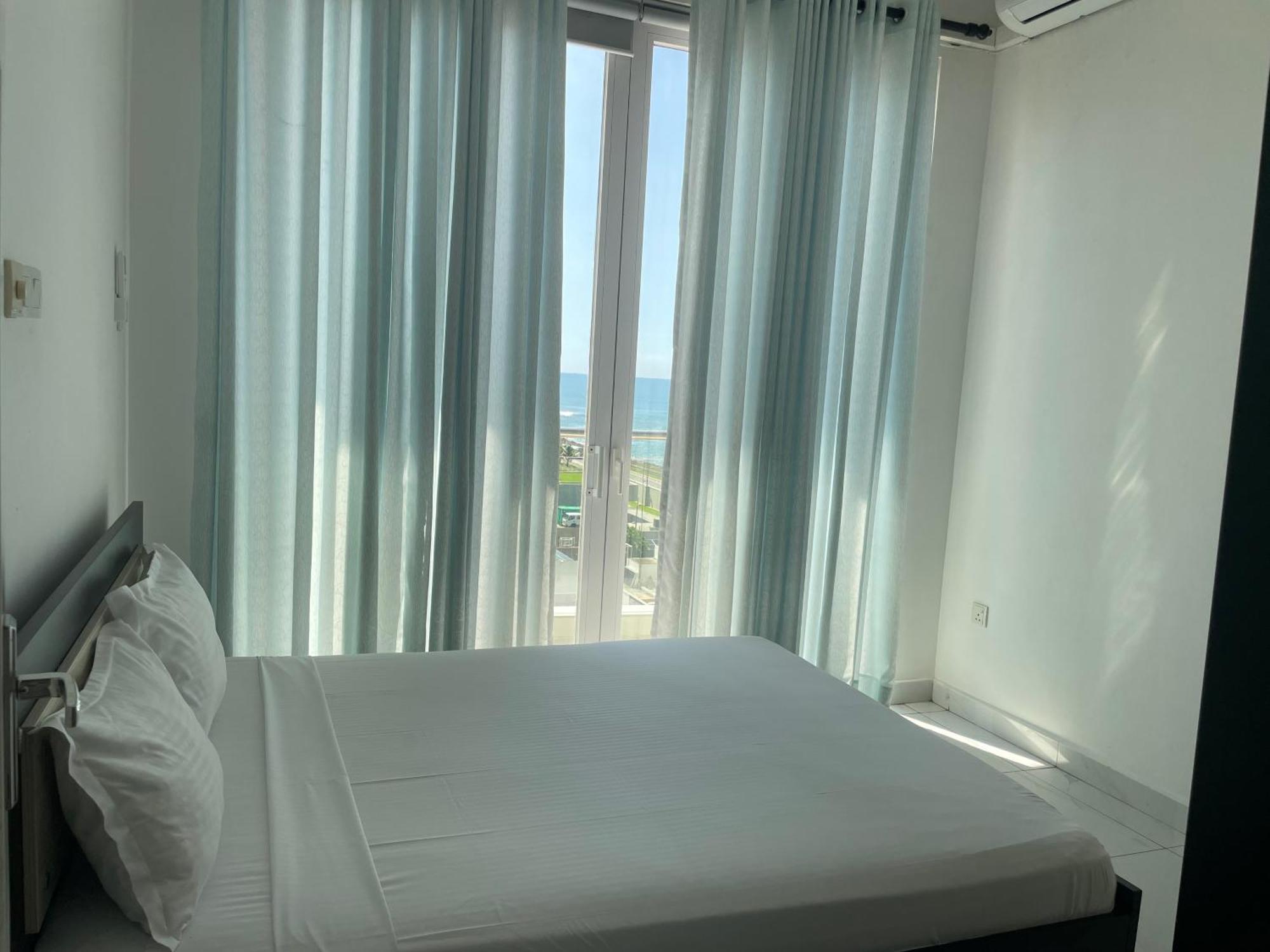 Spectacular Sea View 3 Bedrooms Apartment