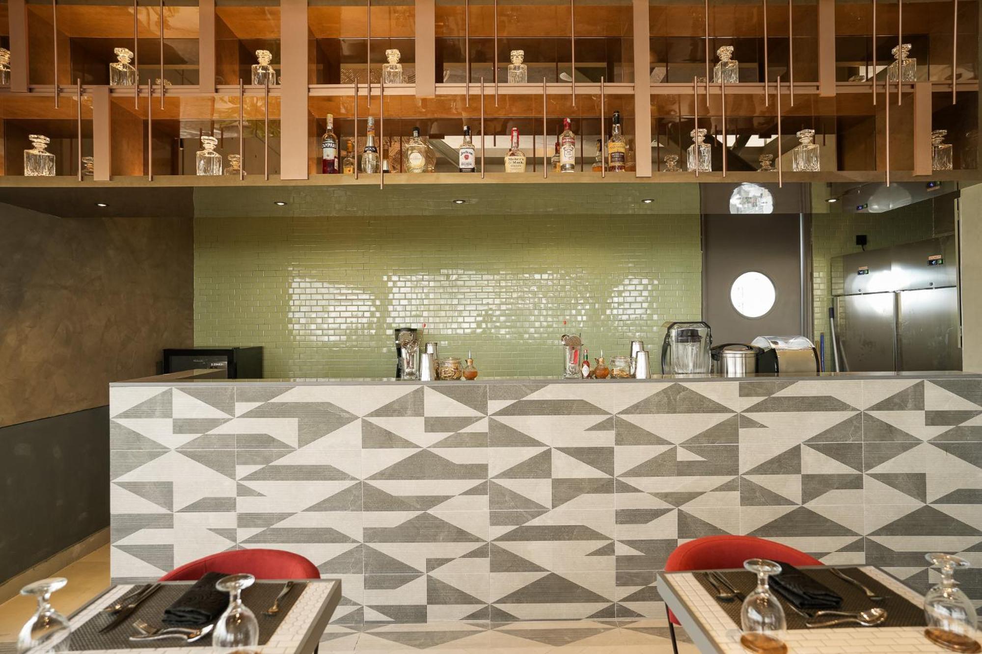 Sesaya Poshtel & Bistro