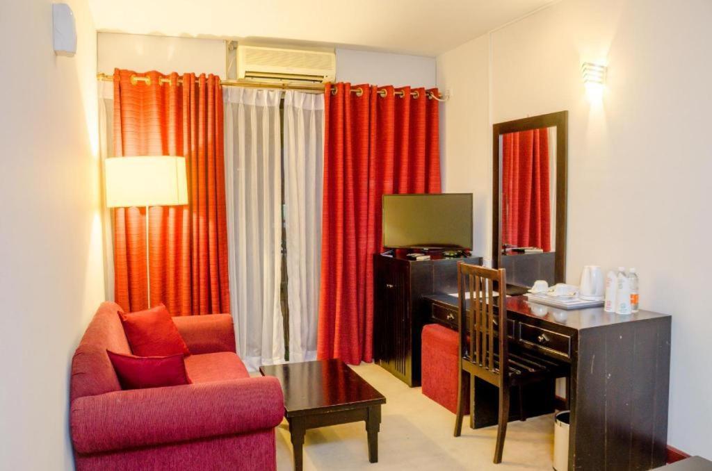 Hotel Opulent River Face 2*