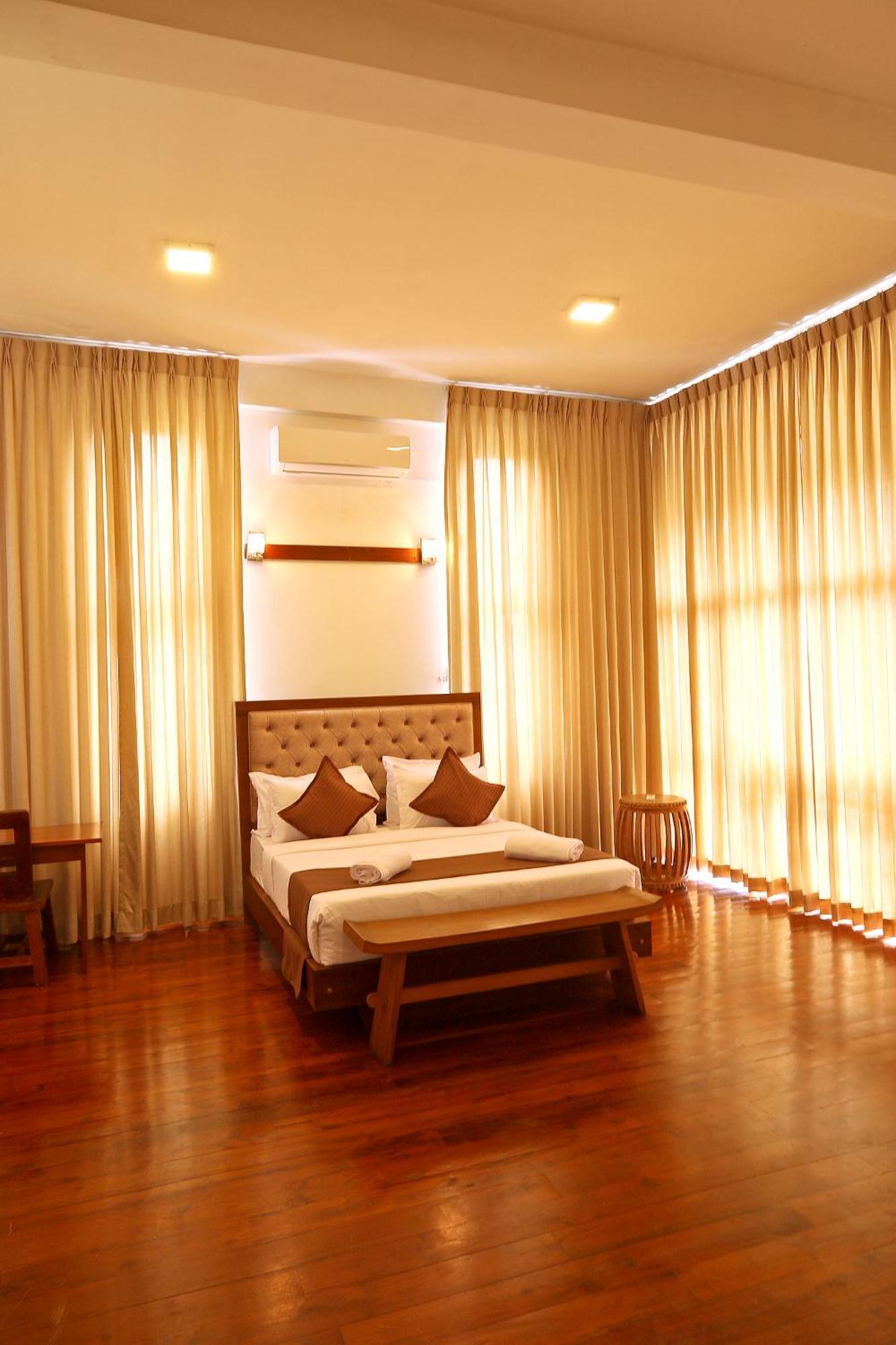 7 Horton * Colombo