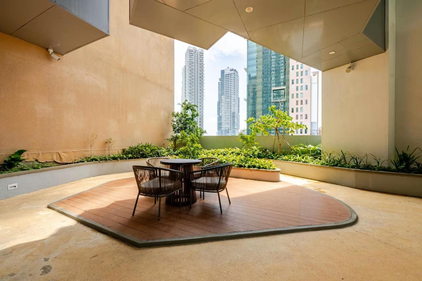Stylish & Cozy High-rise Retreat - Sennrise *