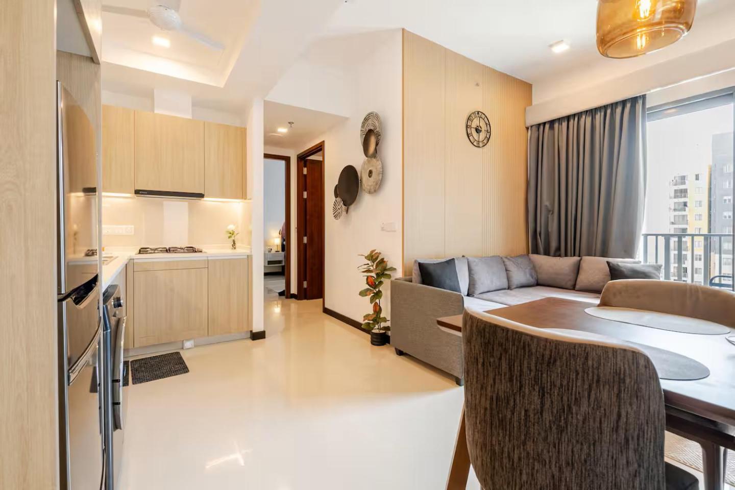 Stylish & Cozy High-rise Retreat - Sennrise Apartment Colombo