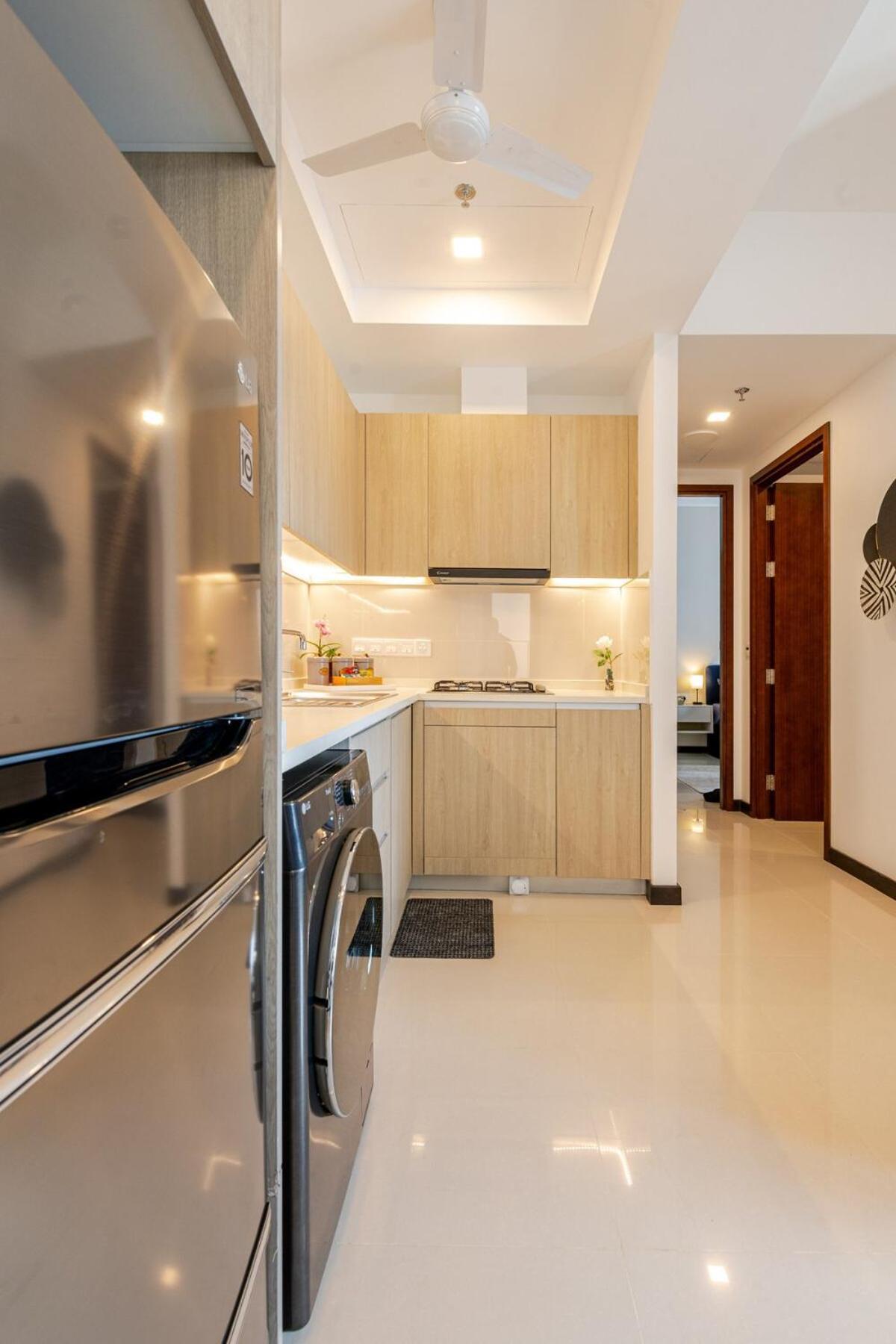 Stylish & Cozy High-rise Retreat - Sennrise Apartment Colombo