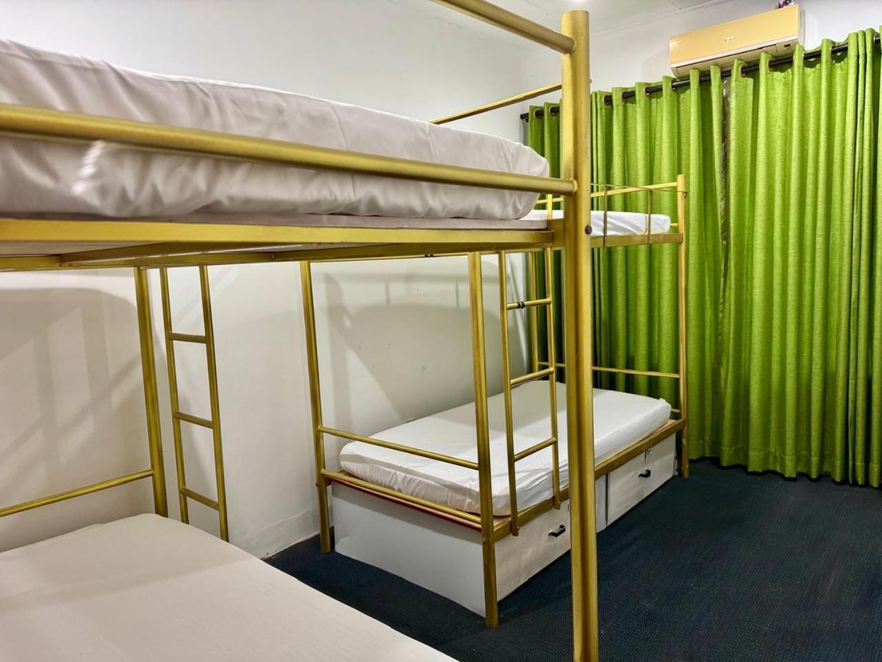 Ricardo Hostel *
