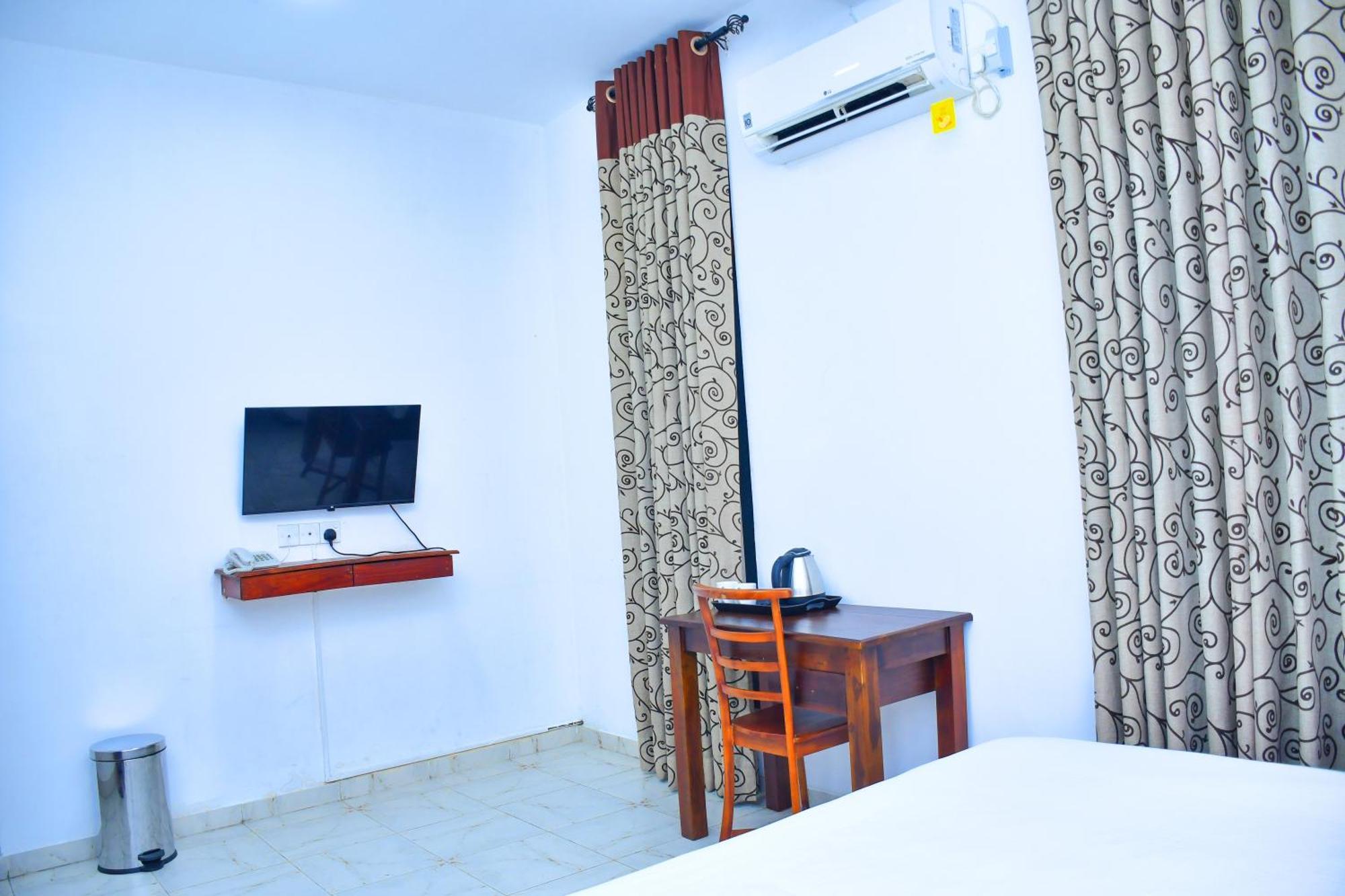 Hotel Ez 2*