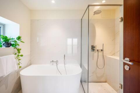 Sofia's Luxury Seaview Apartment Colombo