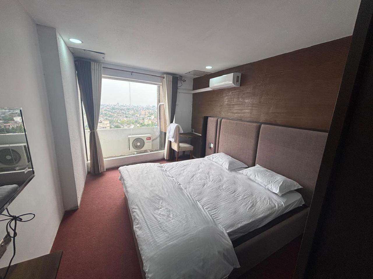 New York And Restaurant Pvt Ltd Apartment *