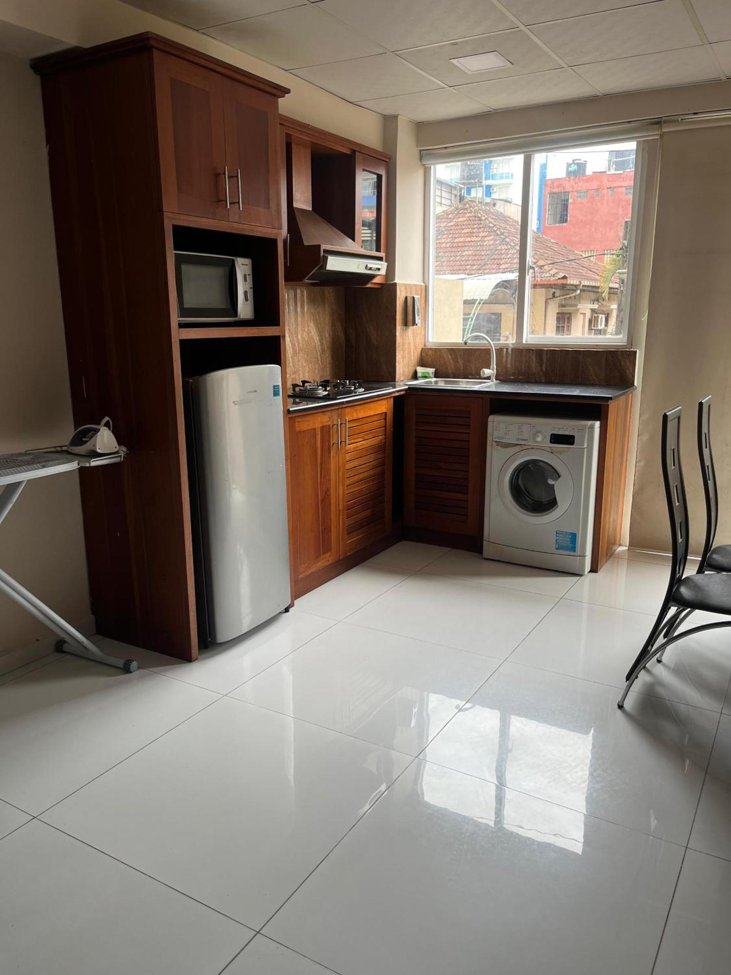 New York And Restaurant Apartment Colombo