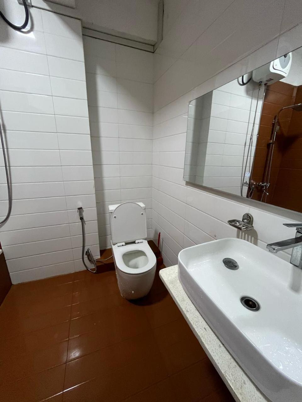 Apartment New York And Restaurant Pvt Ltd *