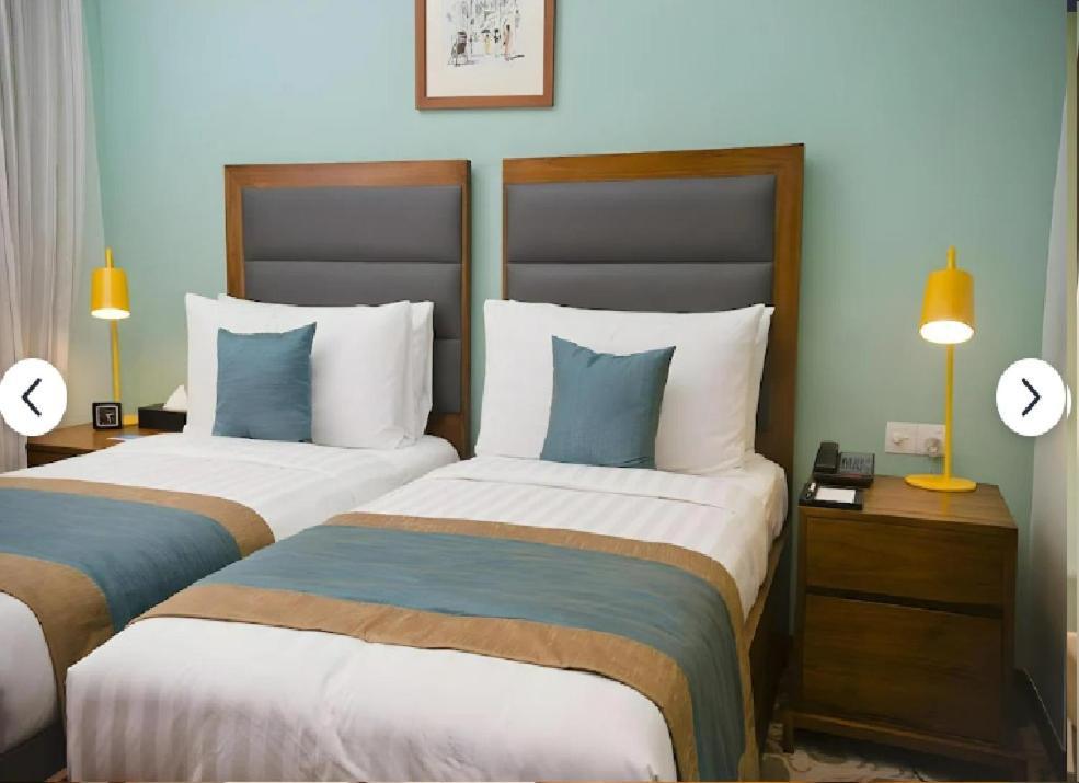 Ocean Edge - 10th Lane, Marine Drive Apartment